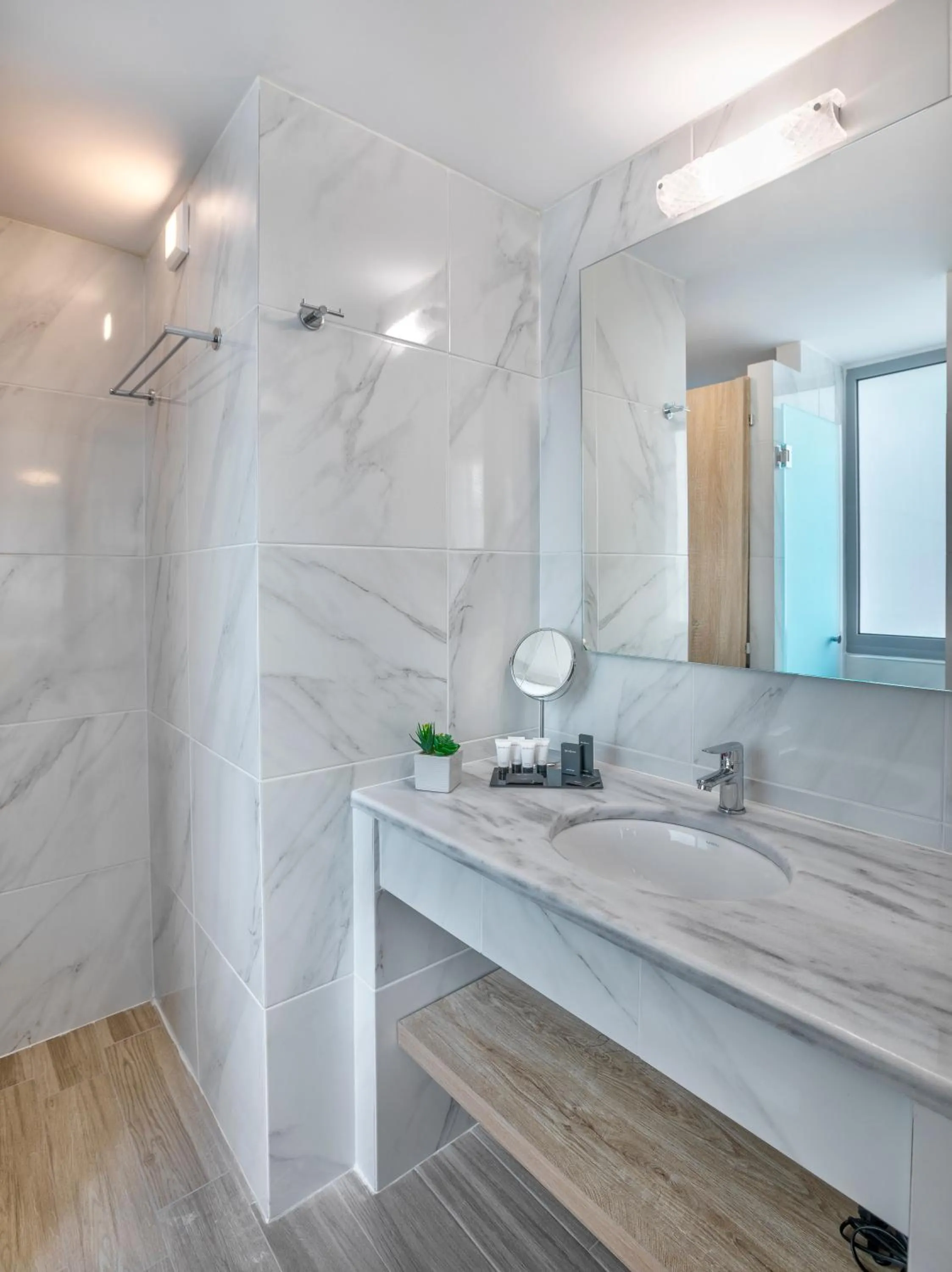 Bathroom in Acropolis City Life BH