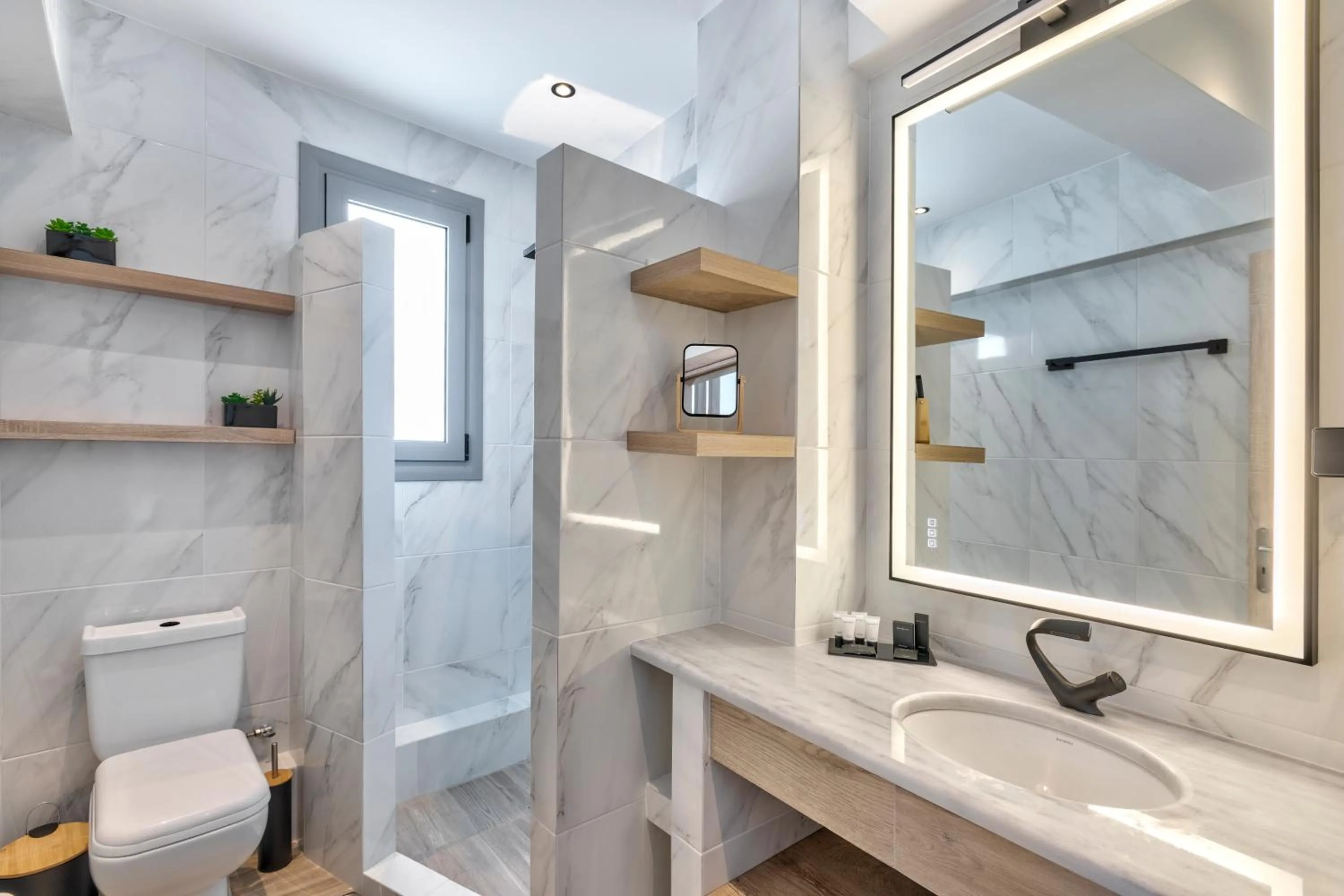 Bathroom in Acropolis City Life BH