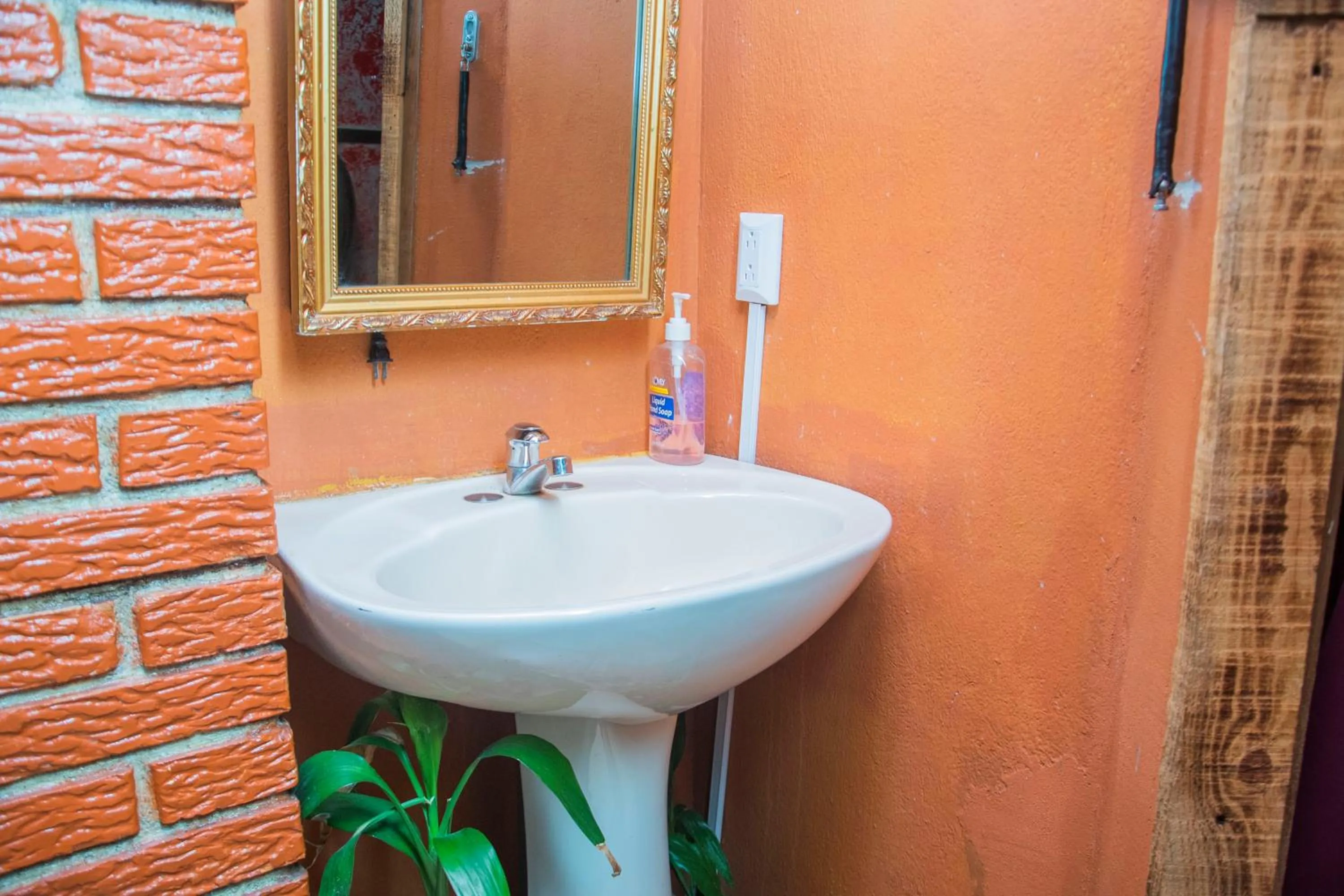 Bathroom in Gardens House, Airport Juan Santamaría, Alajuela, San José