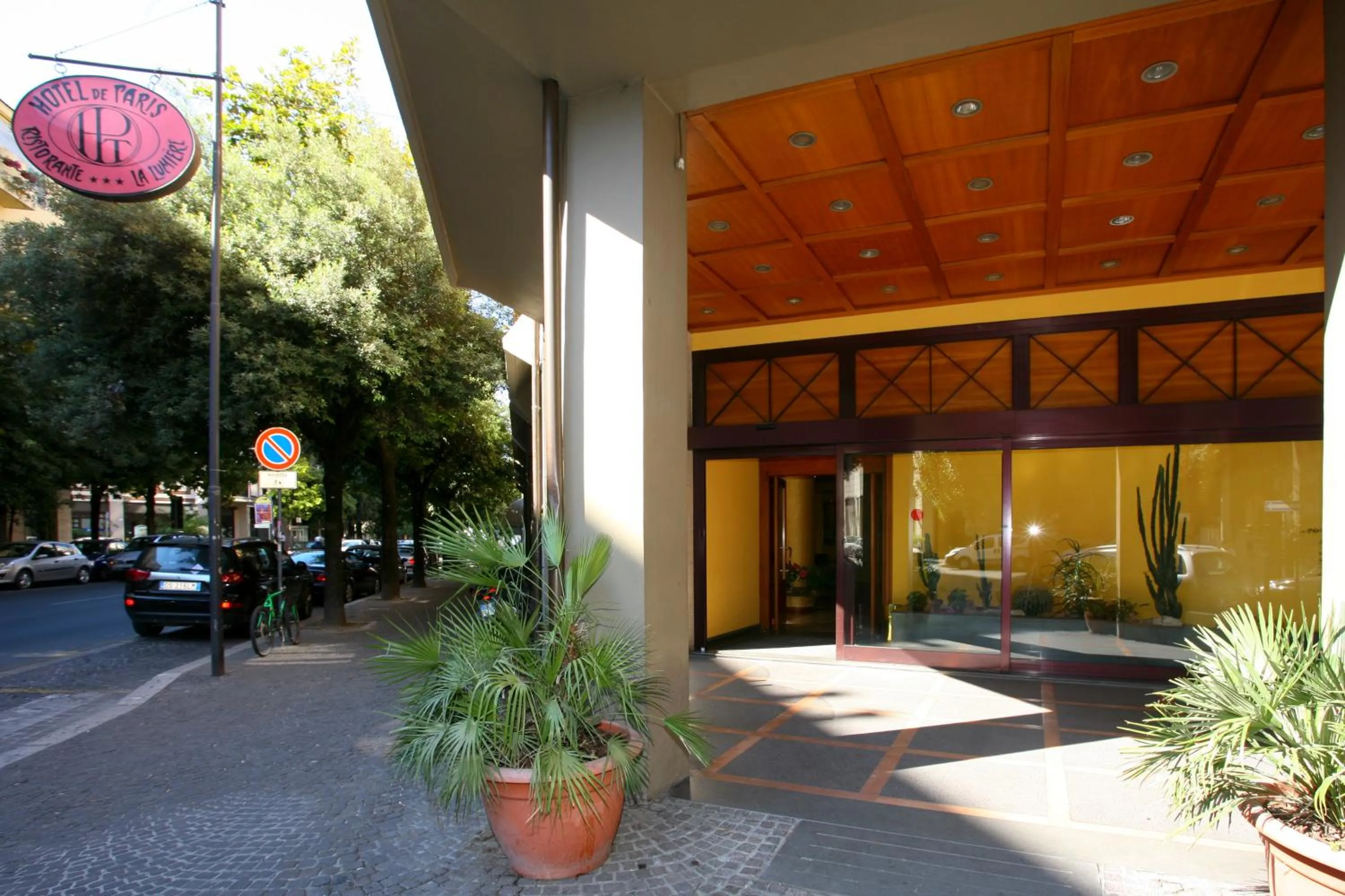 Facade/entrance in Hotel De Paris