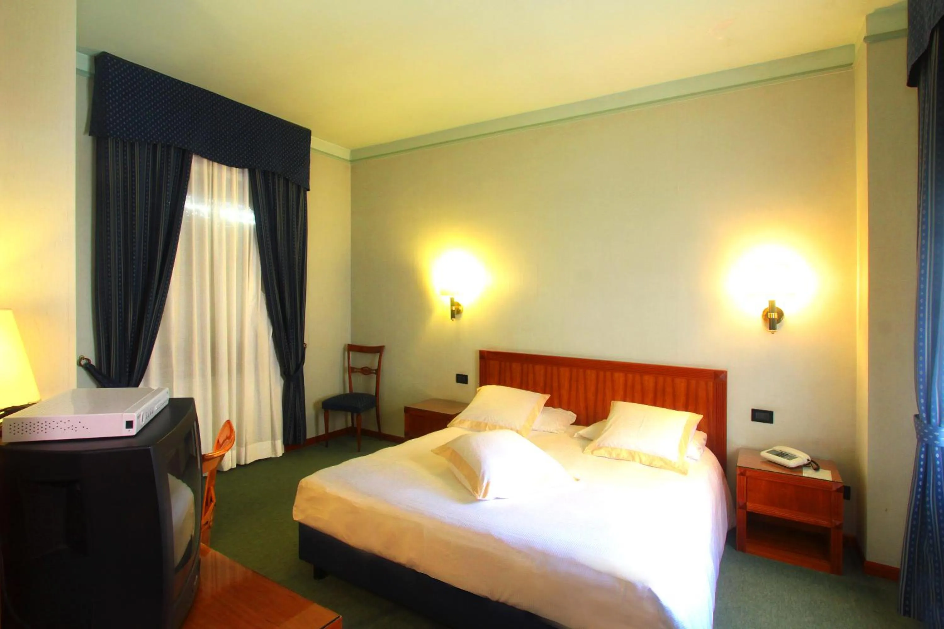 Photo of the whole room in Hotel De Paris