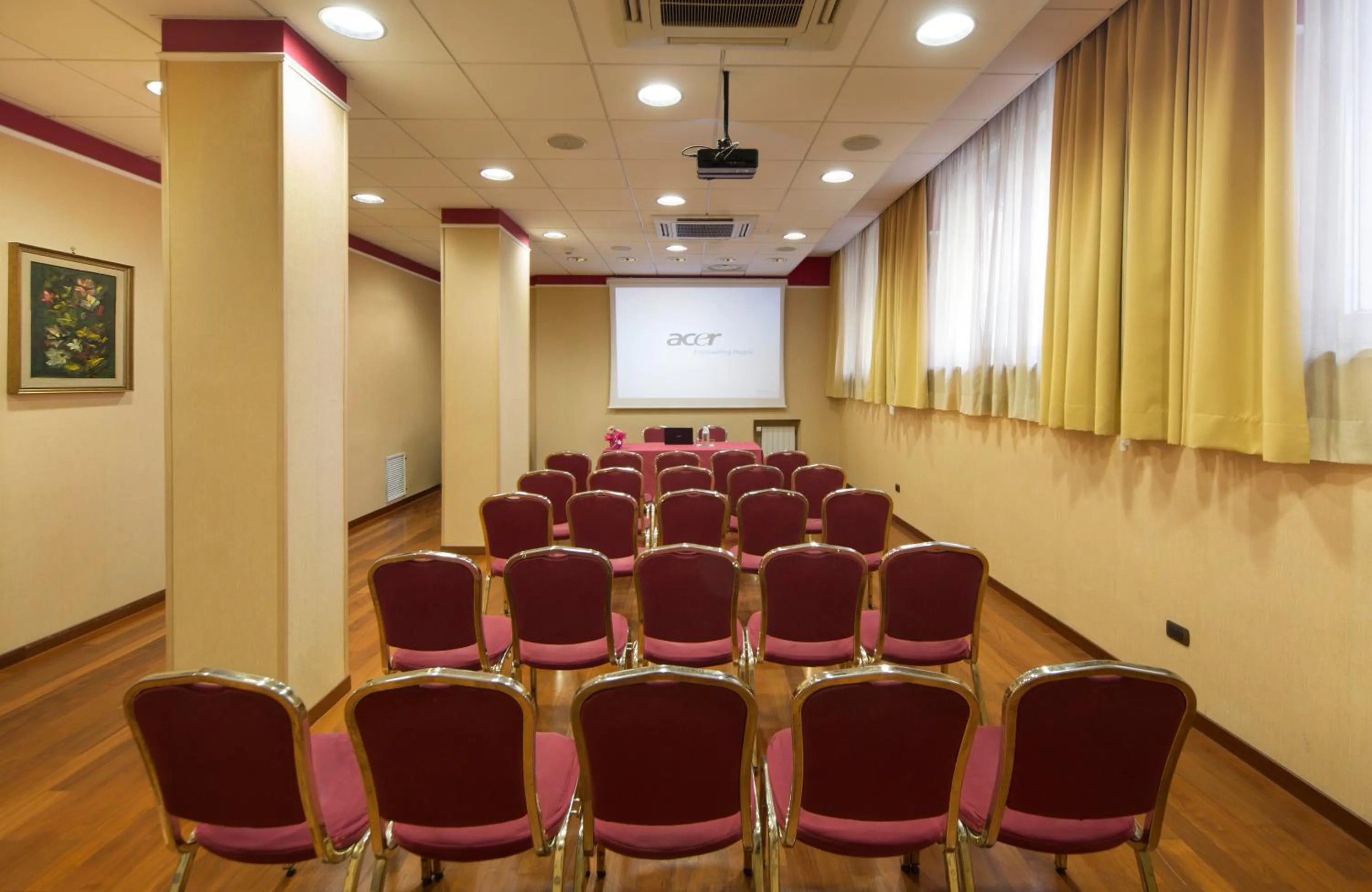 Business facilities in Hotel De Paris