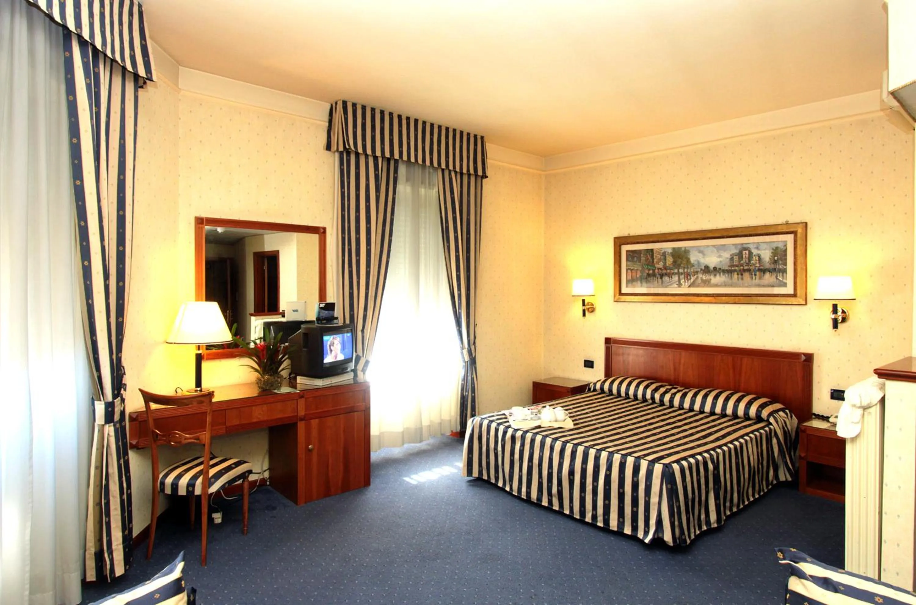 Bed in Hotel De Paris