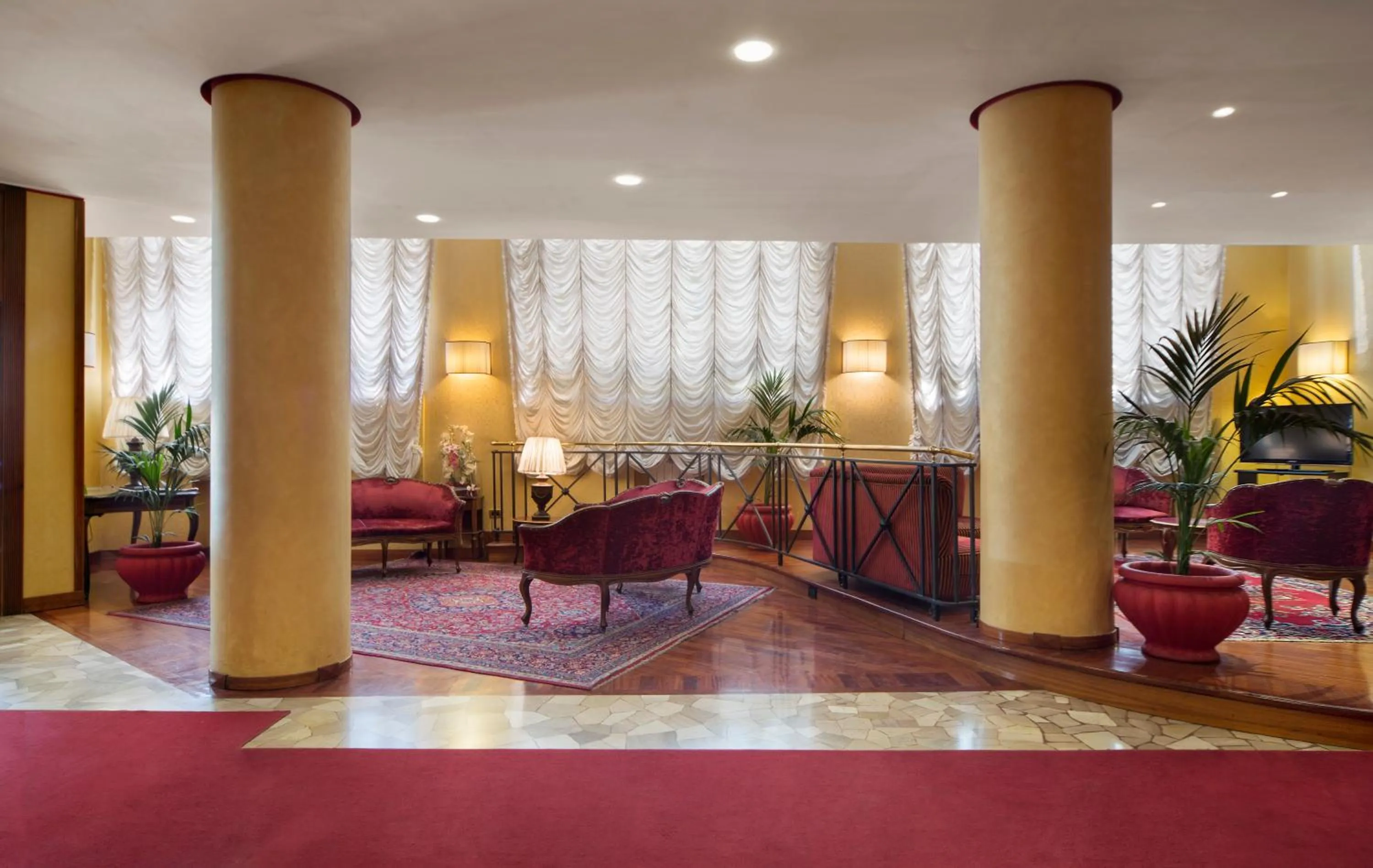 Lobby or reception in Hotel De Paris