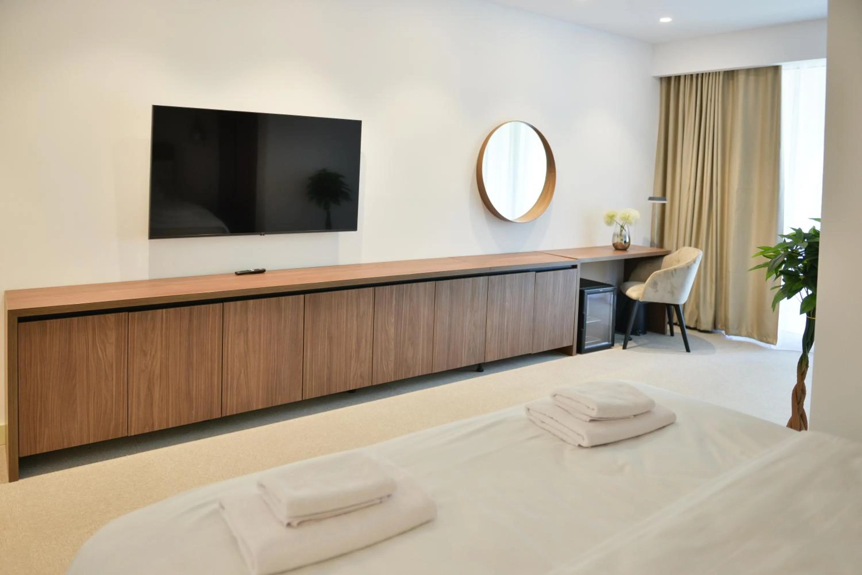 TV and multimedia, Bed in Hotel Riva