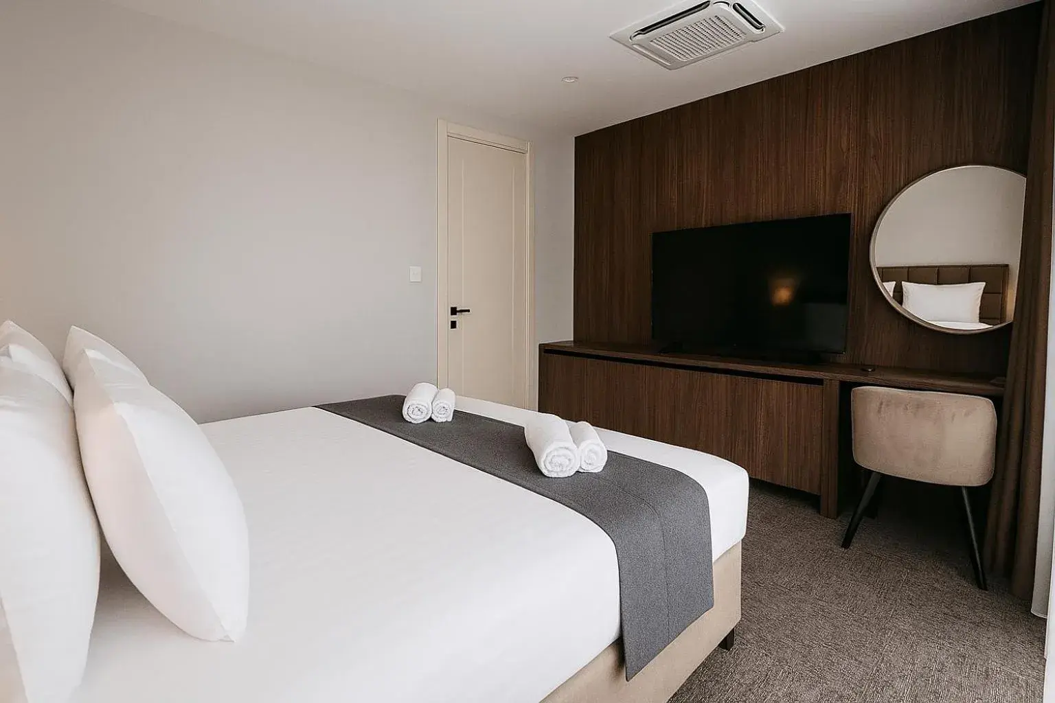 One-Bedroom Apartment with Terrace in Hotel Riva One-Bedroom Apartment with Terrace in Hotel Riva