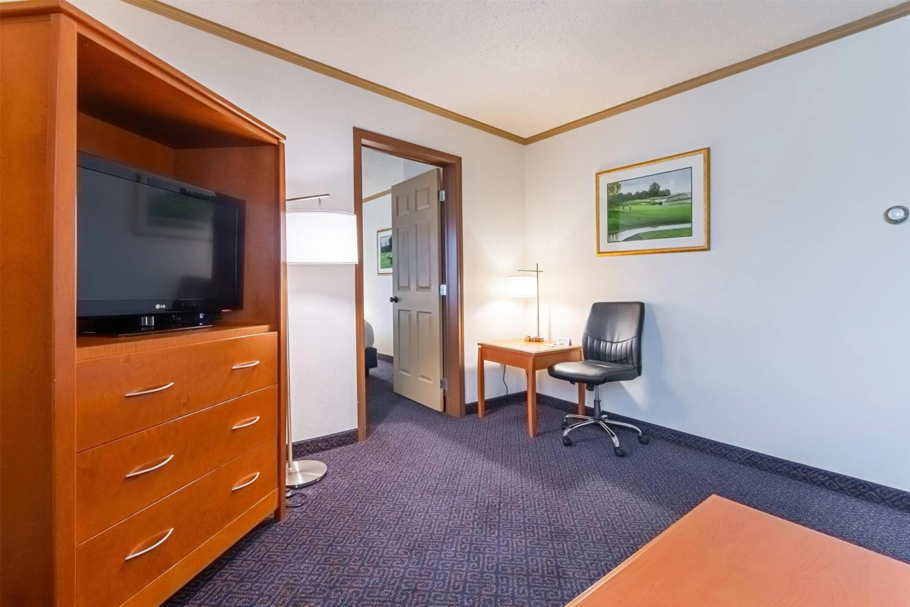 Photo of the whole room in Days Inn by Wyndham Drayton Valley