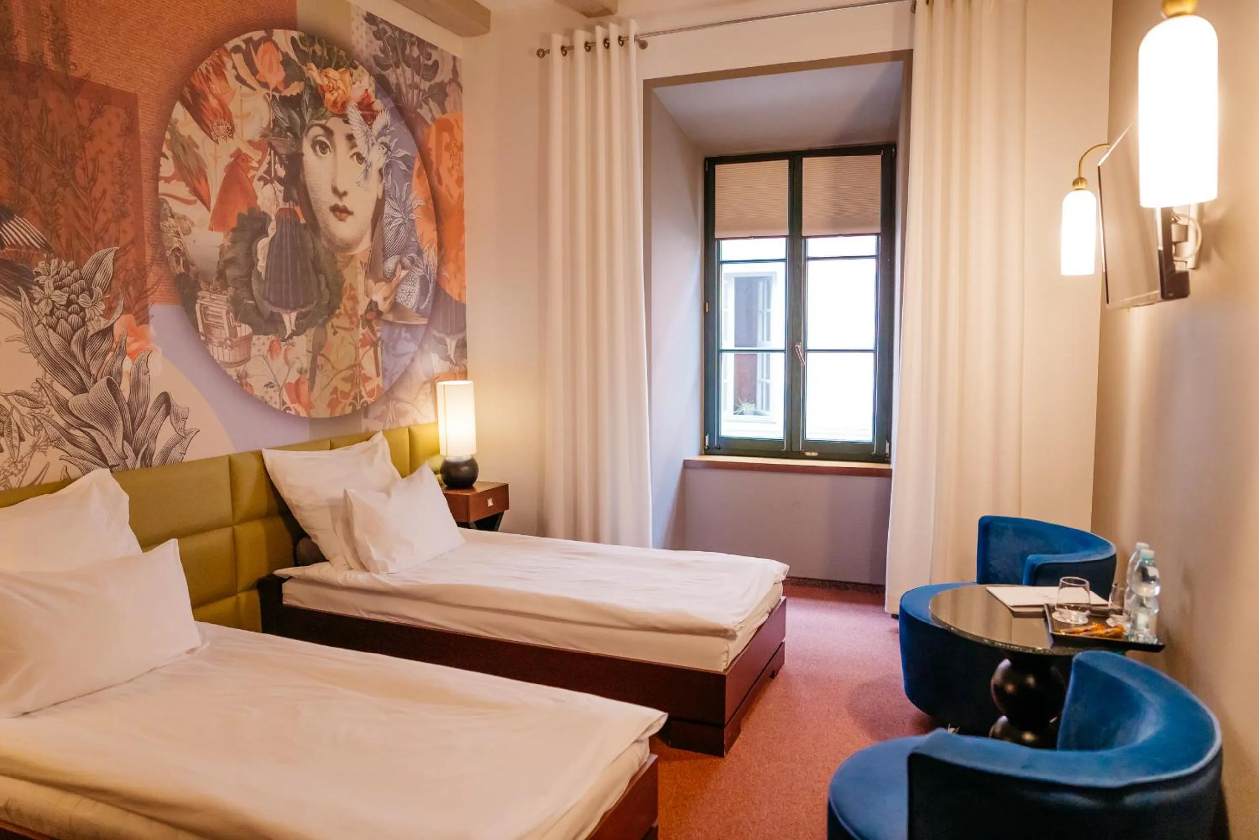 Photo of the whole room, Bed in Vanilla Hotel