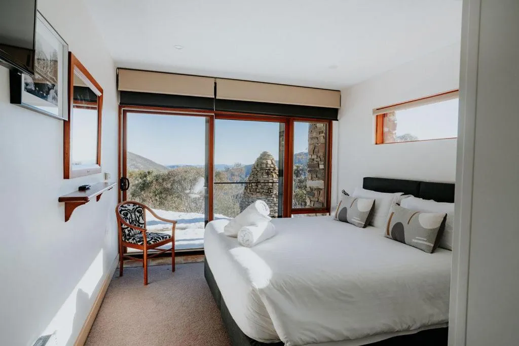 Bedroom, Bed in Alpine Woodsmoke Apartments