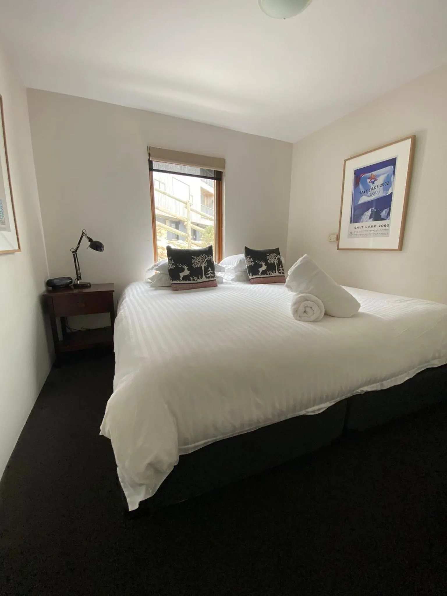 Bedroom, Bed in Alpine Woodsmoke Apartments