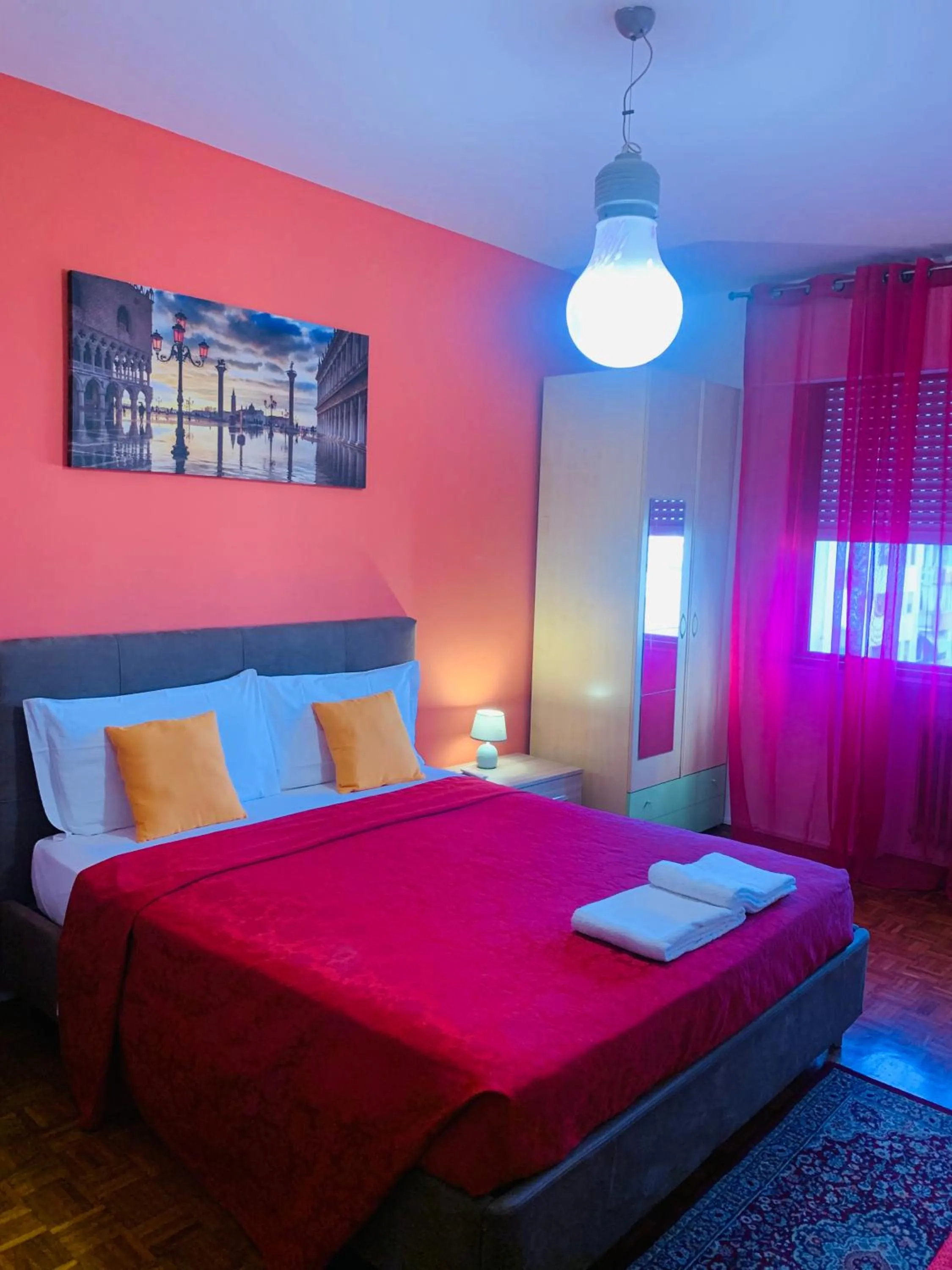 Bed in Venice Day Apartment