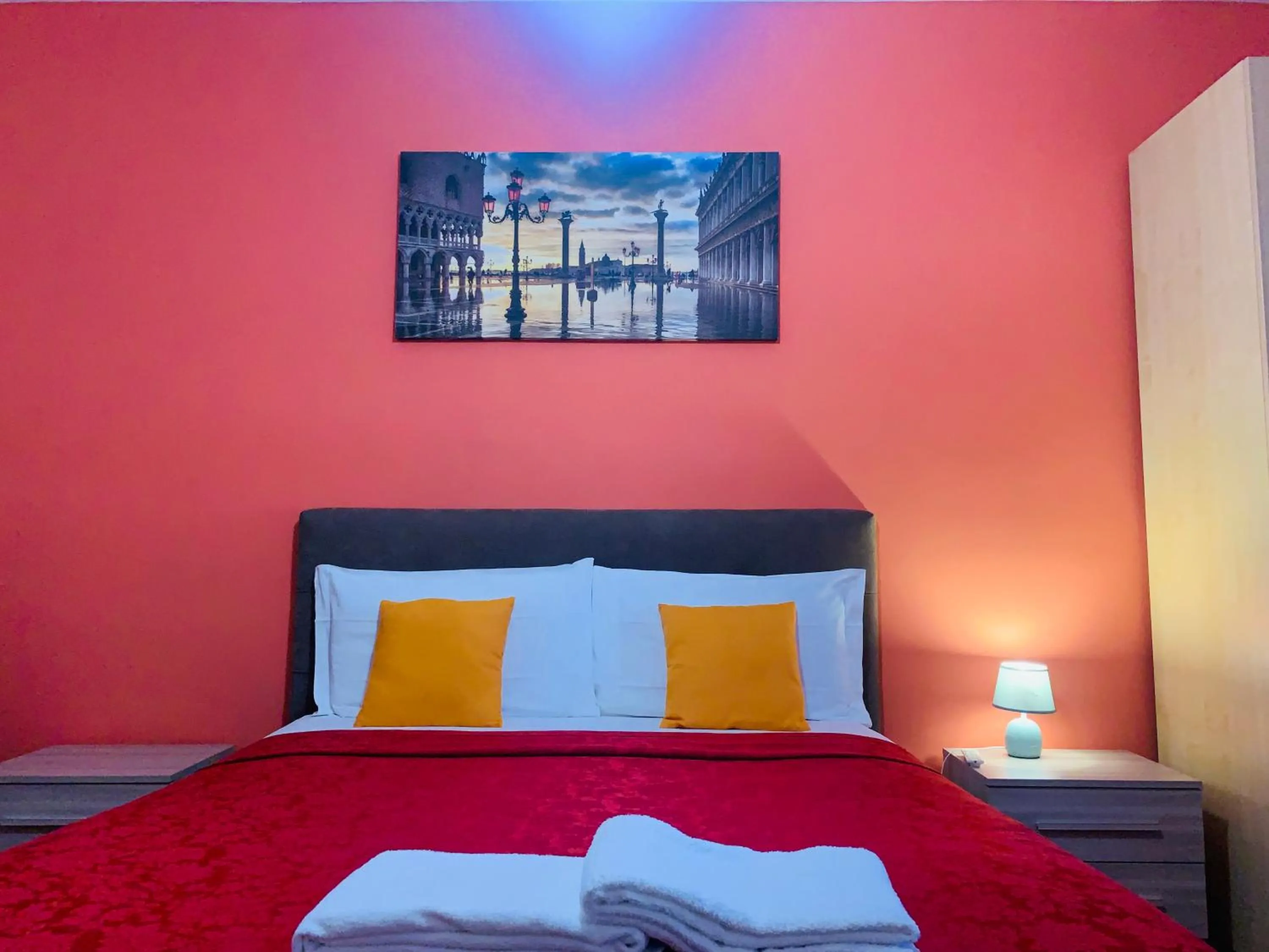 Bed in Venice Day Apartment