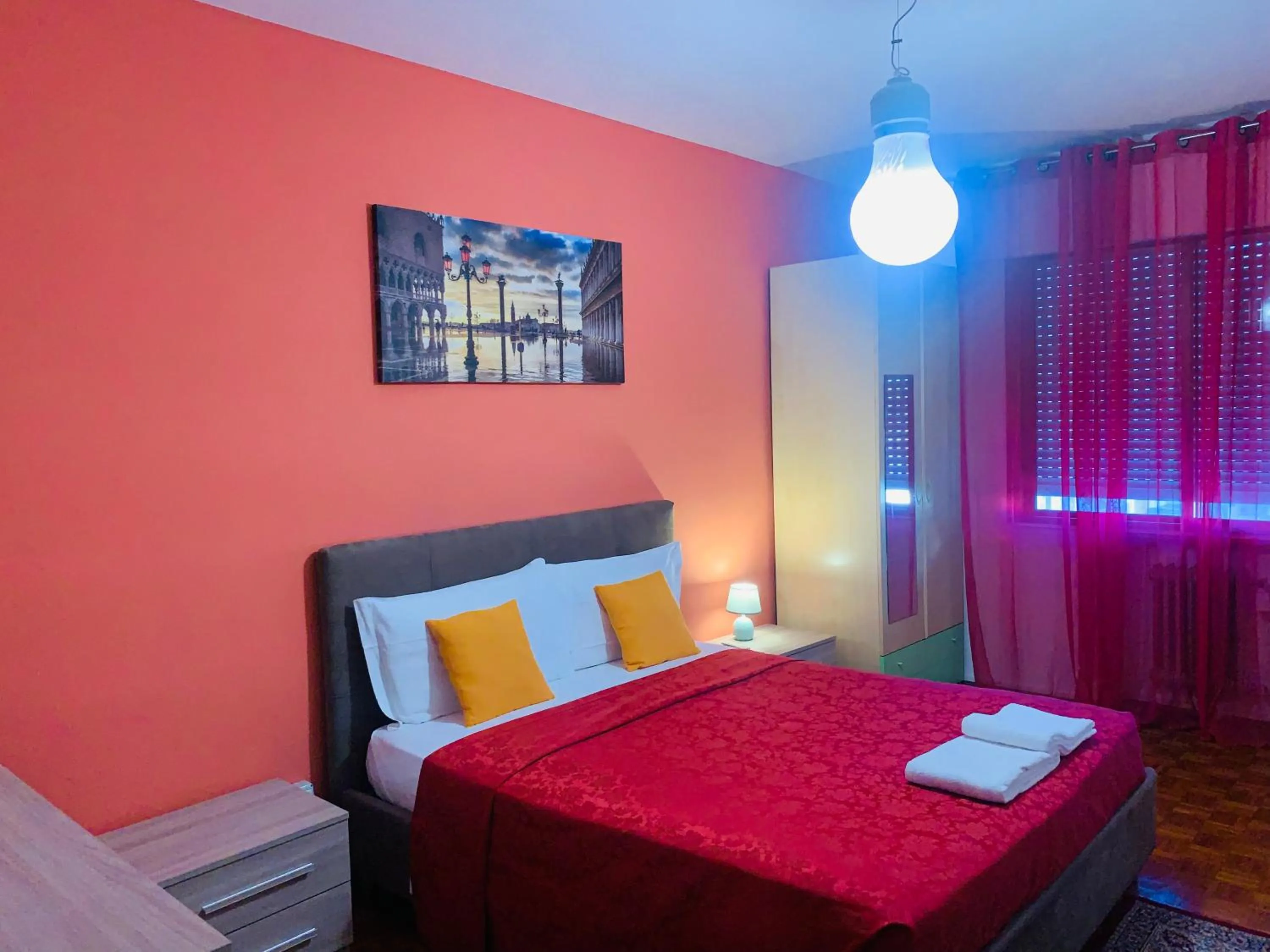 Bed in Venice Day Apartment