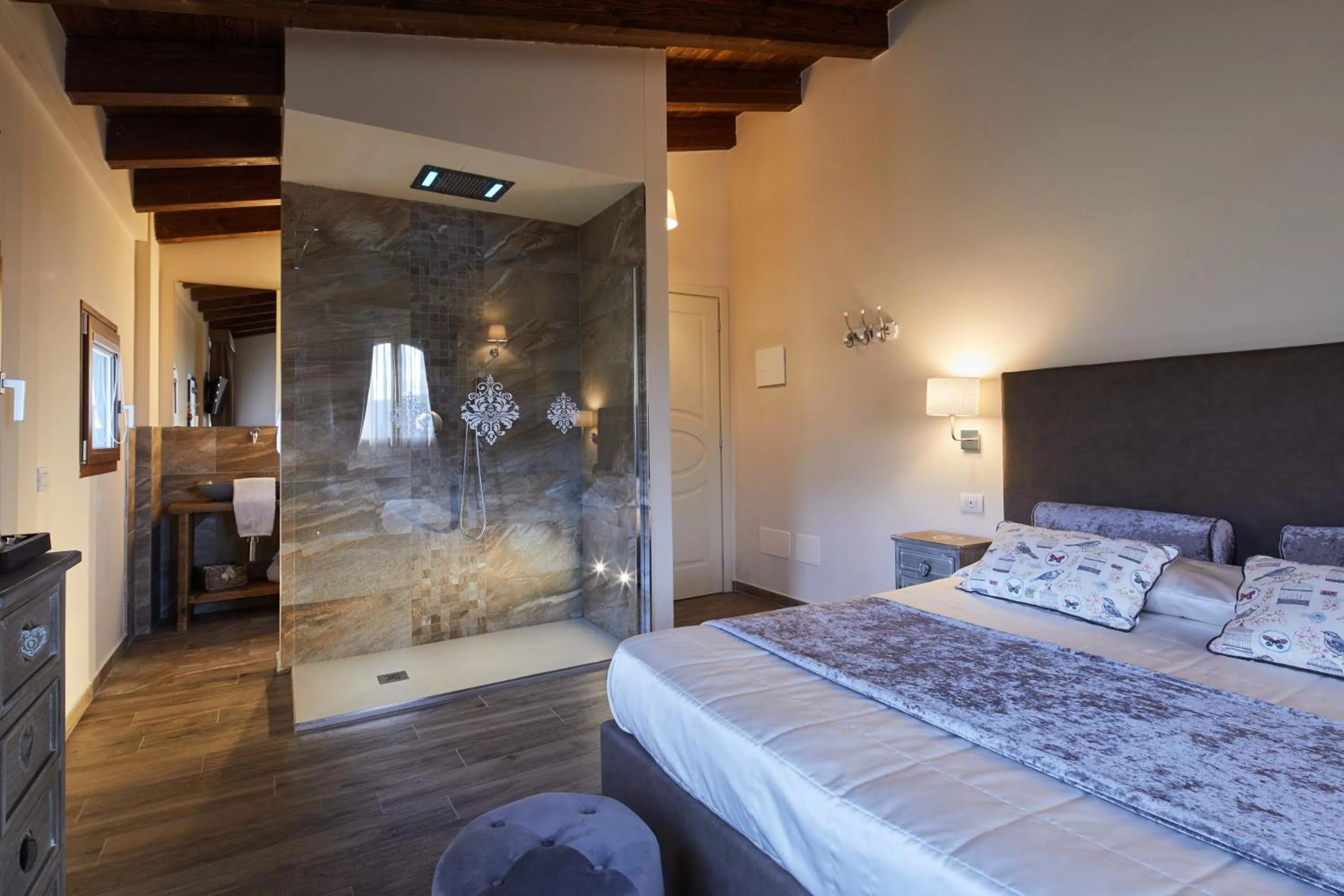 Bed in Il Castelluccio Country Resort Restaurant & SPA
