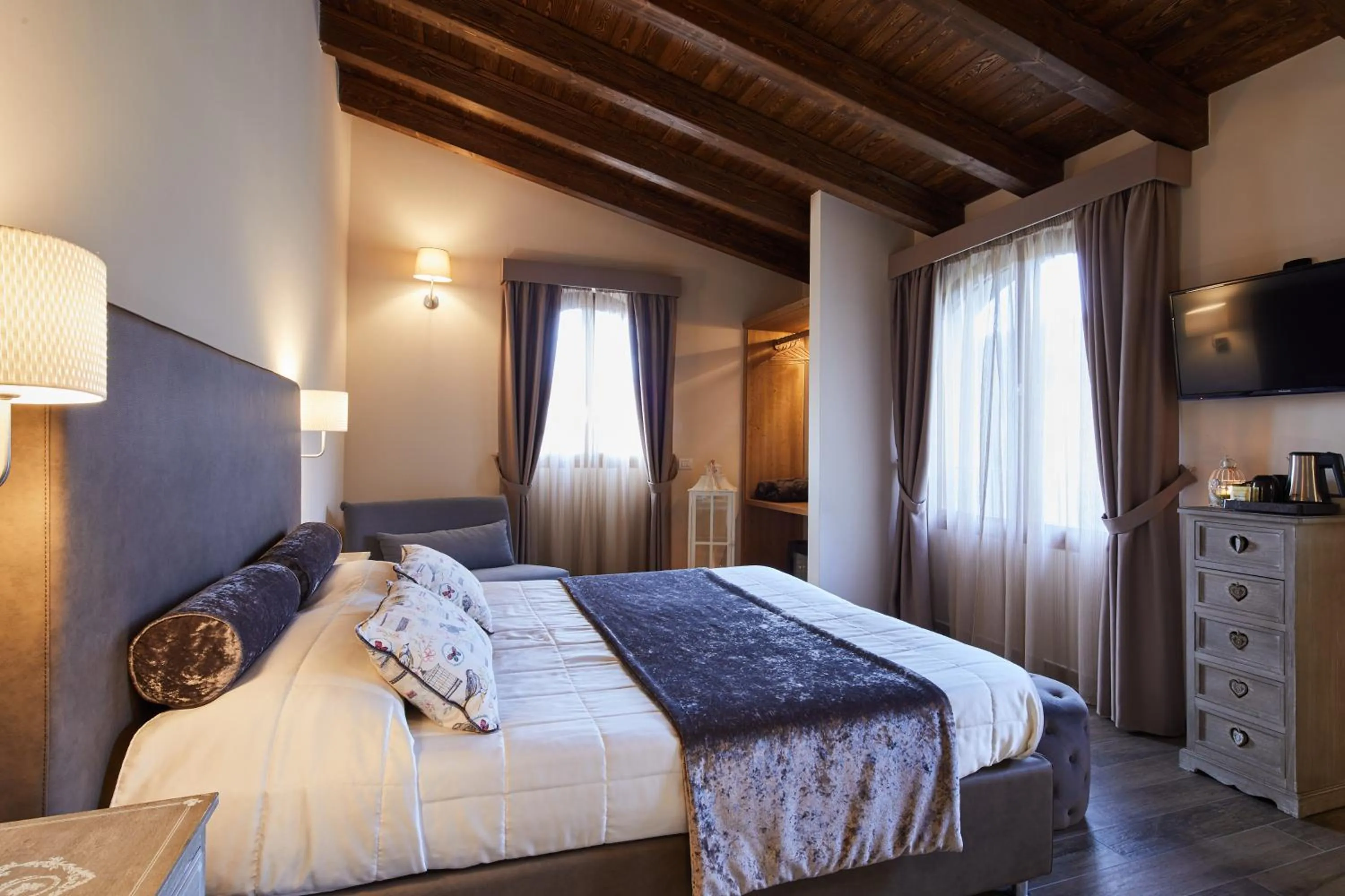 Bed in Il Castelluccio Country Resort Restaurant & SPA