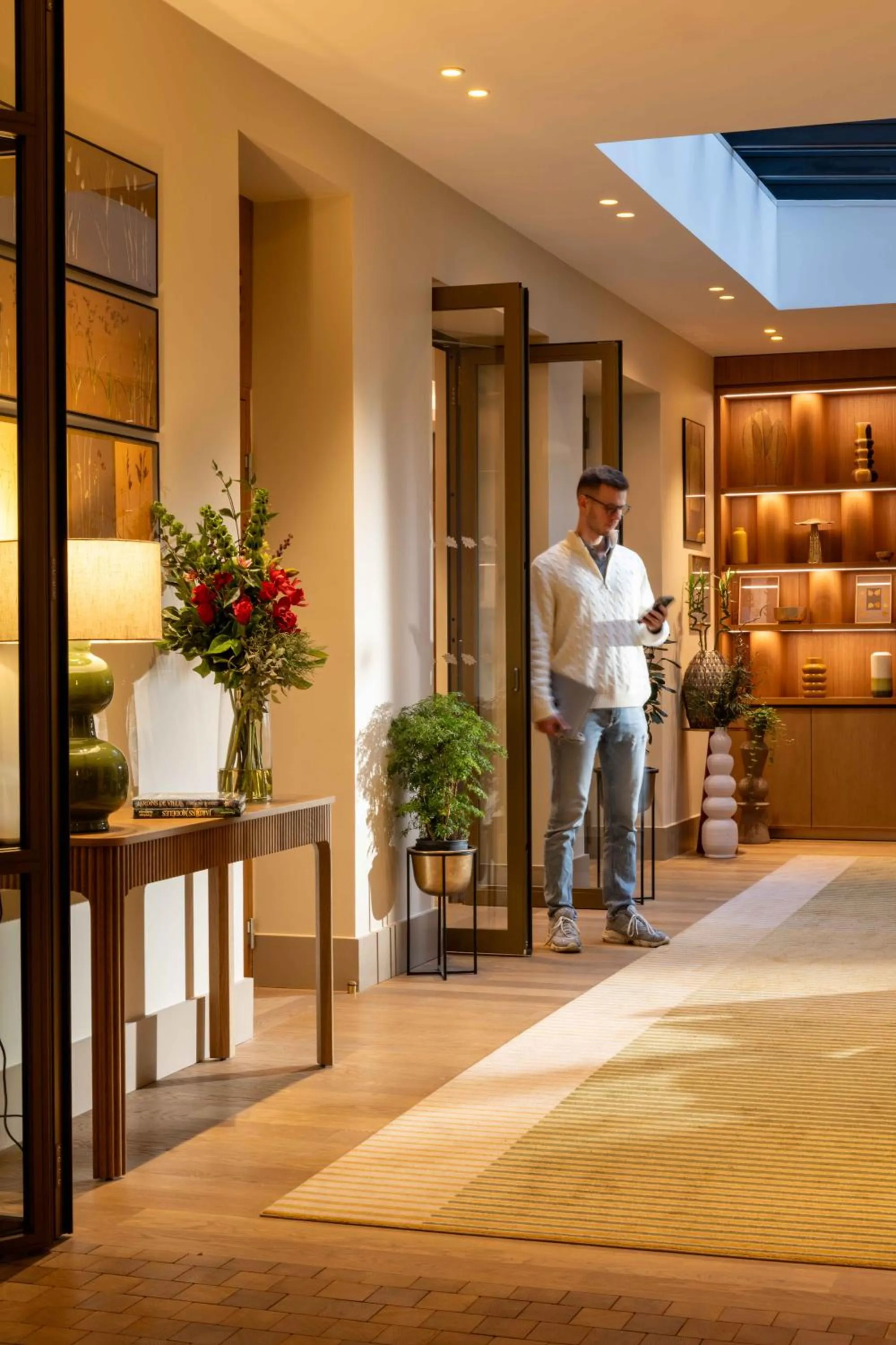 Communal lounge/ TV room in Hôtel Le Cardinal