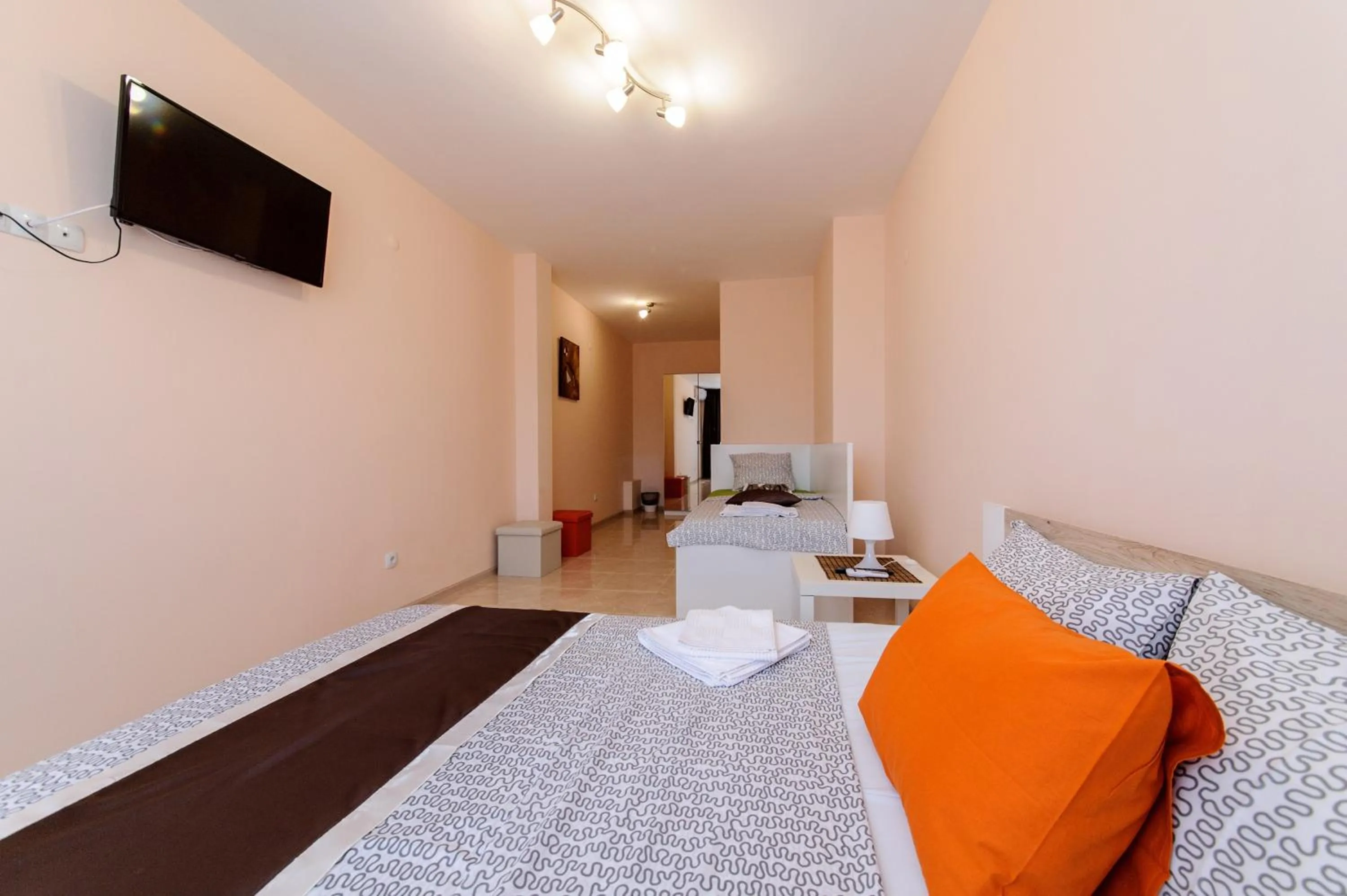 Photo of the whole room, Bed in Sandanski Peak Guest Rooms