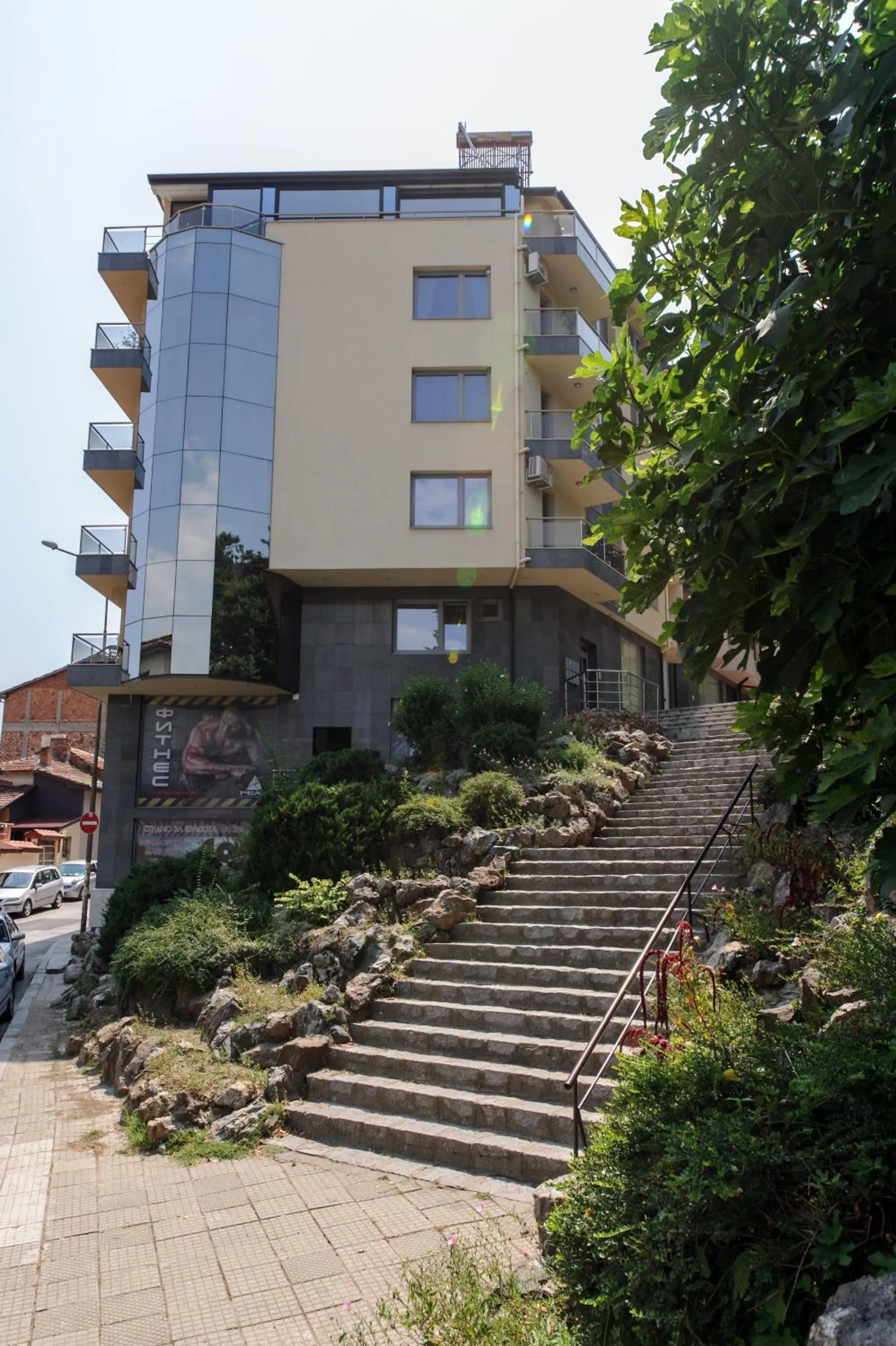 Facade/entrance in Sandanski Peak Guest Rooms