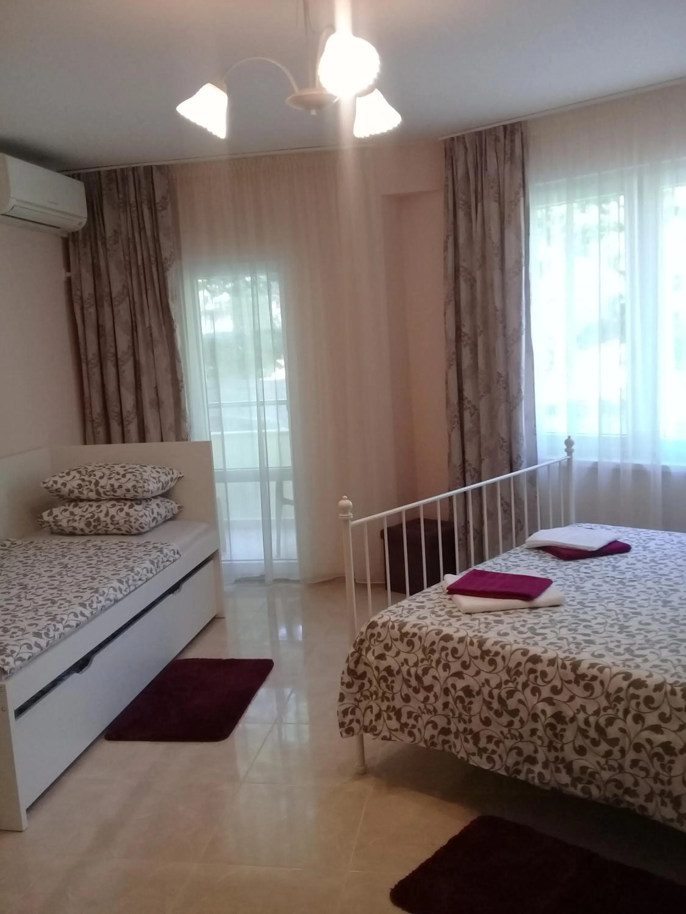 Bed in Sandanski Peak Guest Rooms