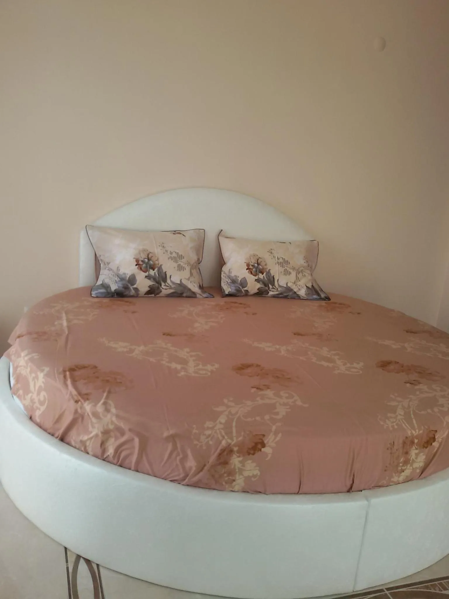 Bed in Sandanski Peak Guest Rooms