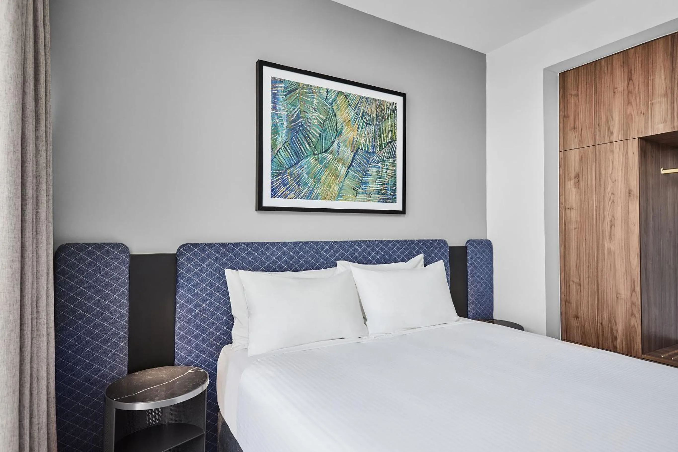 Bed in Adina Apartment Hotel Melbourne, Pentridge