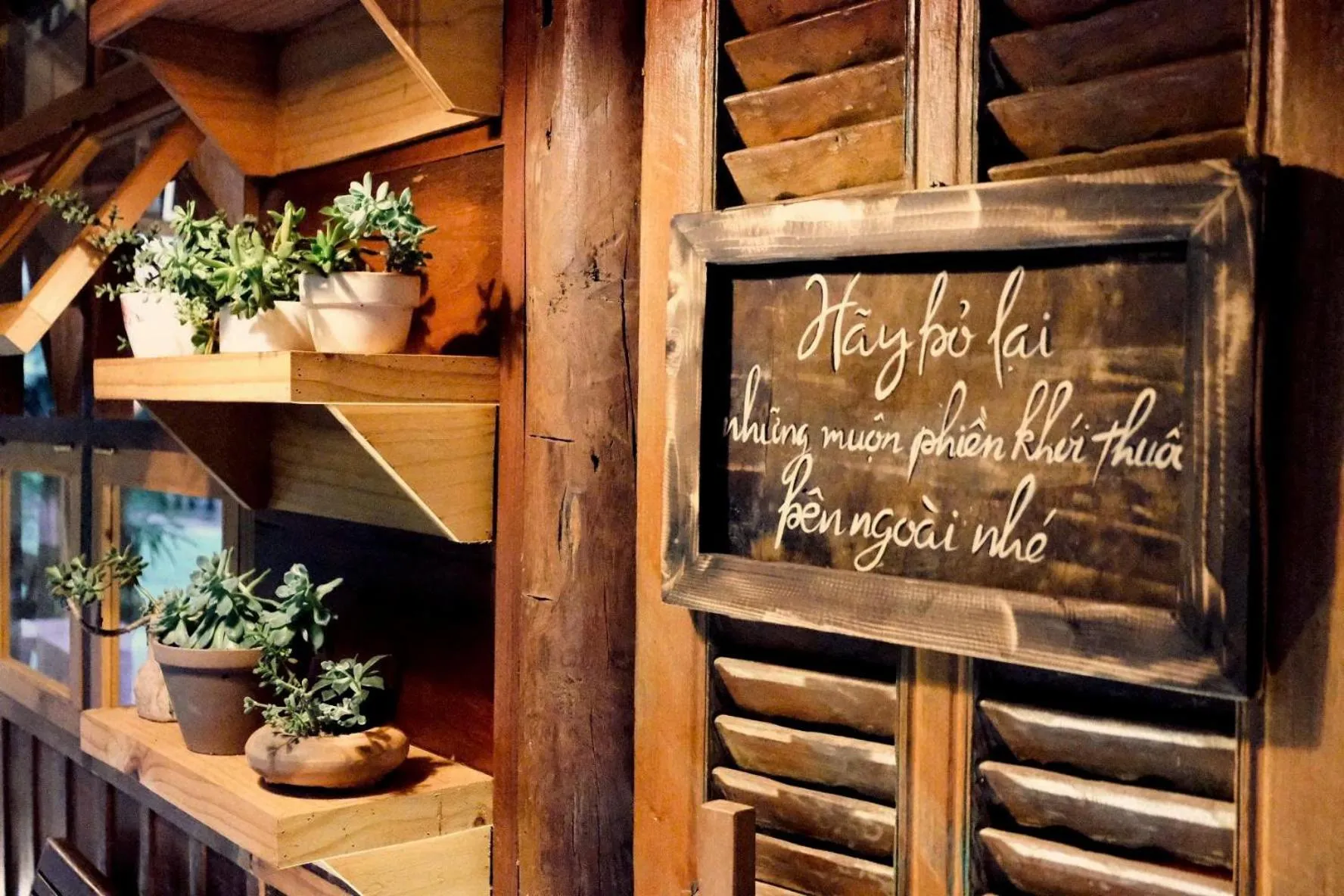 Decorative detail in Mộc An Nhiên Farmstay