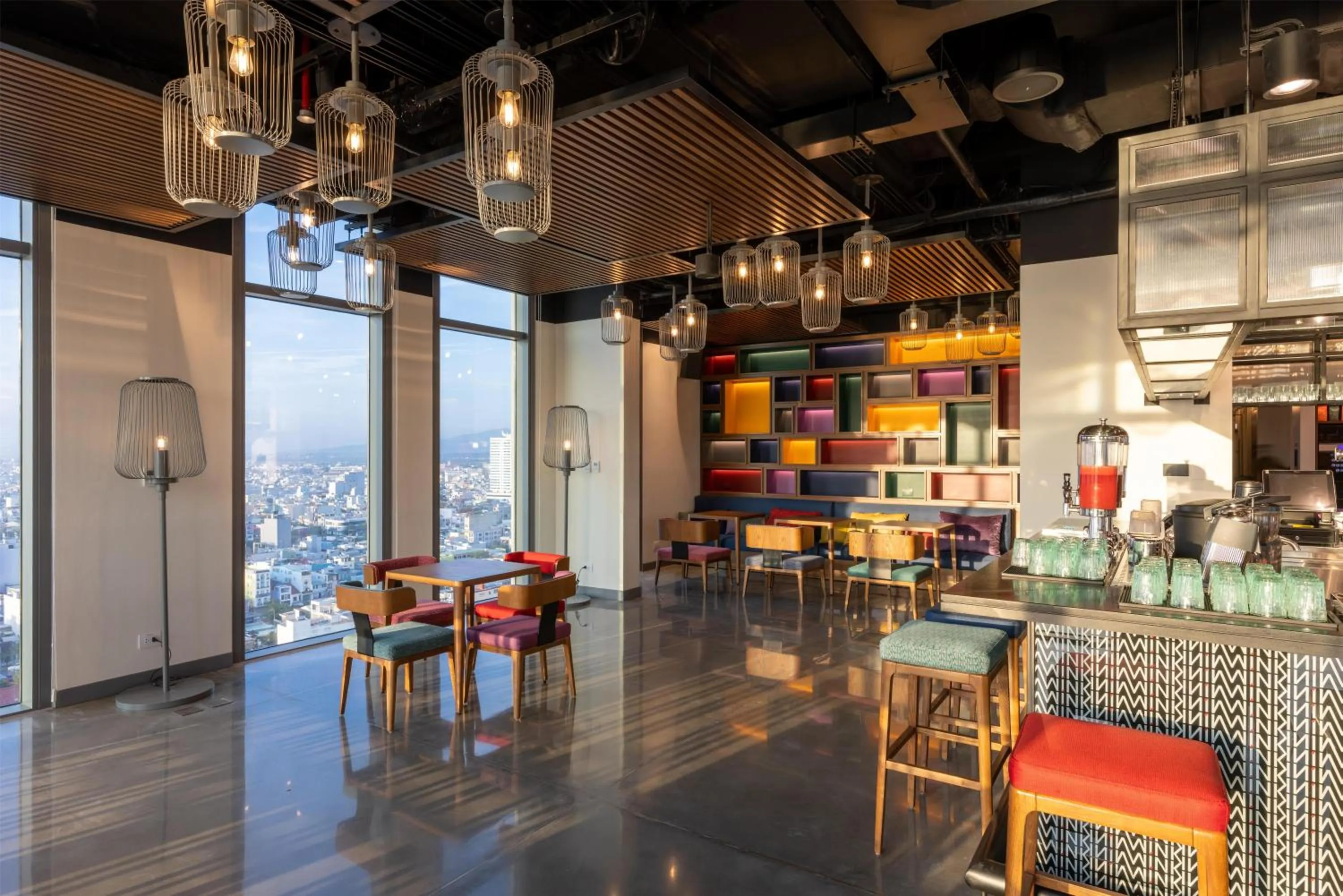 Lounge or bar in Wink Danang Centre, Unscripted by Hyatt