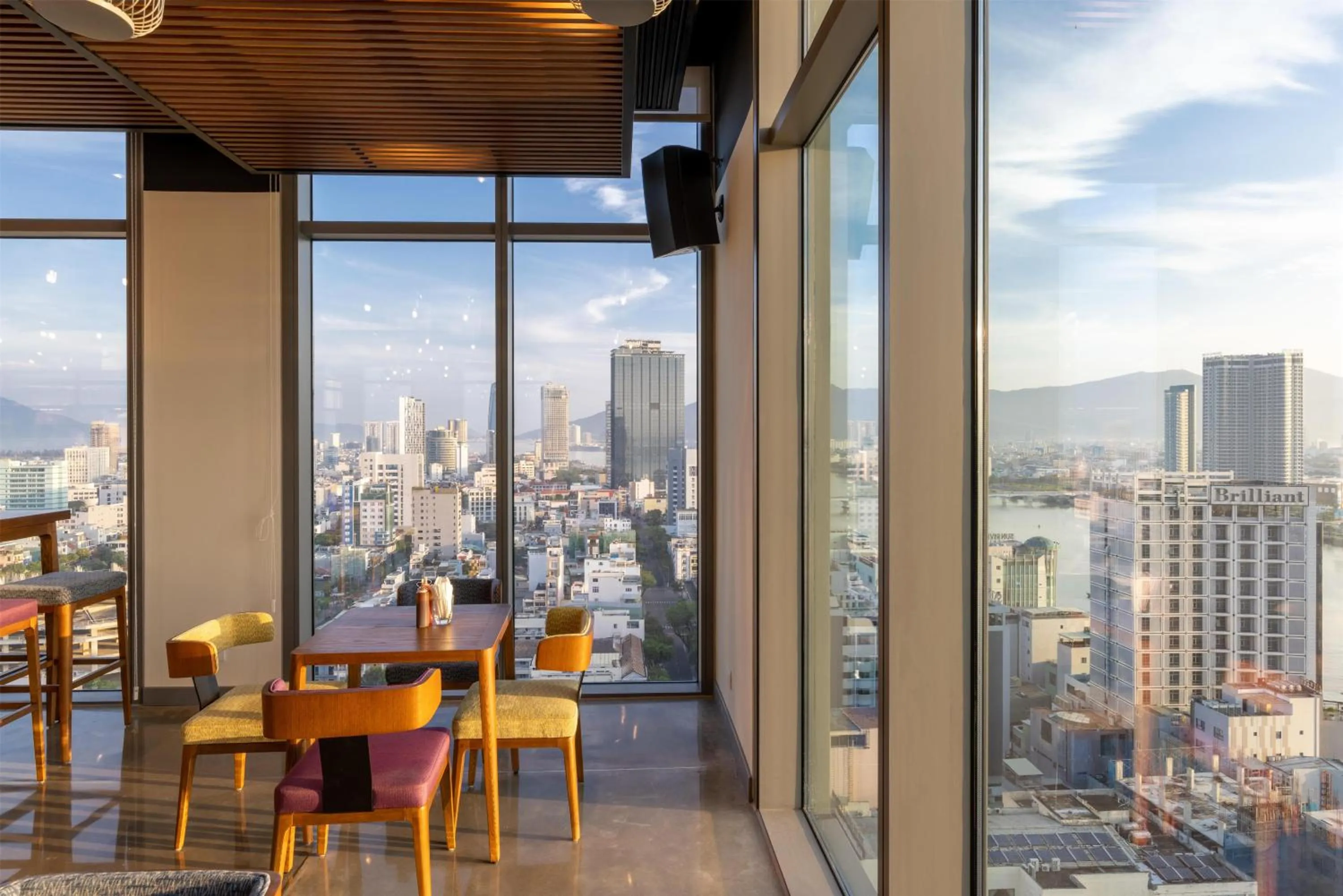 Lounge or bar in Wink Danang Centre, Unscripted by Hyatt