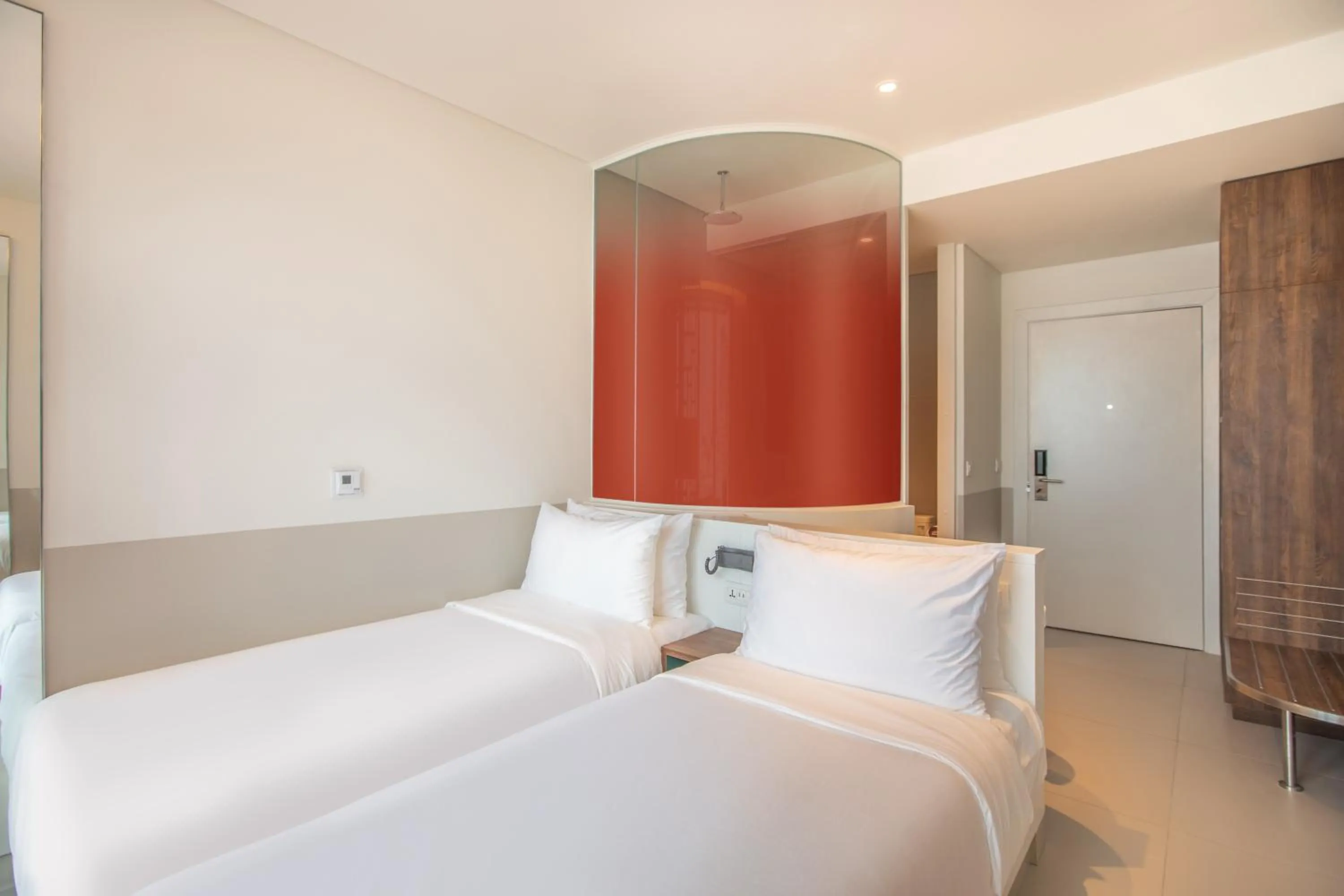 Deluxe Twin Room in Wink Hotel Danang Centre - 24hrs Stay