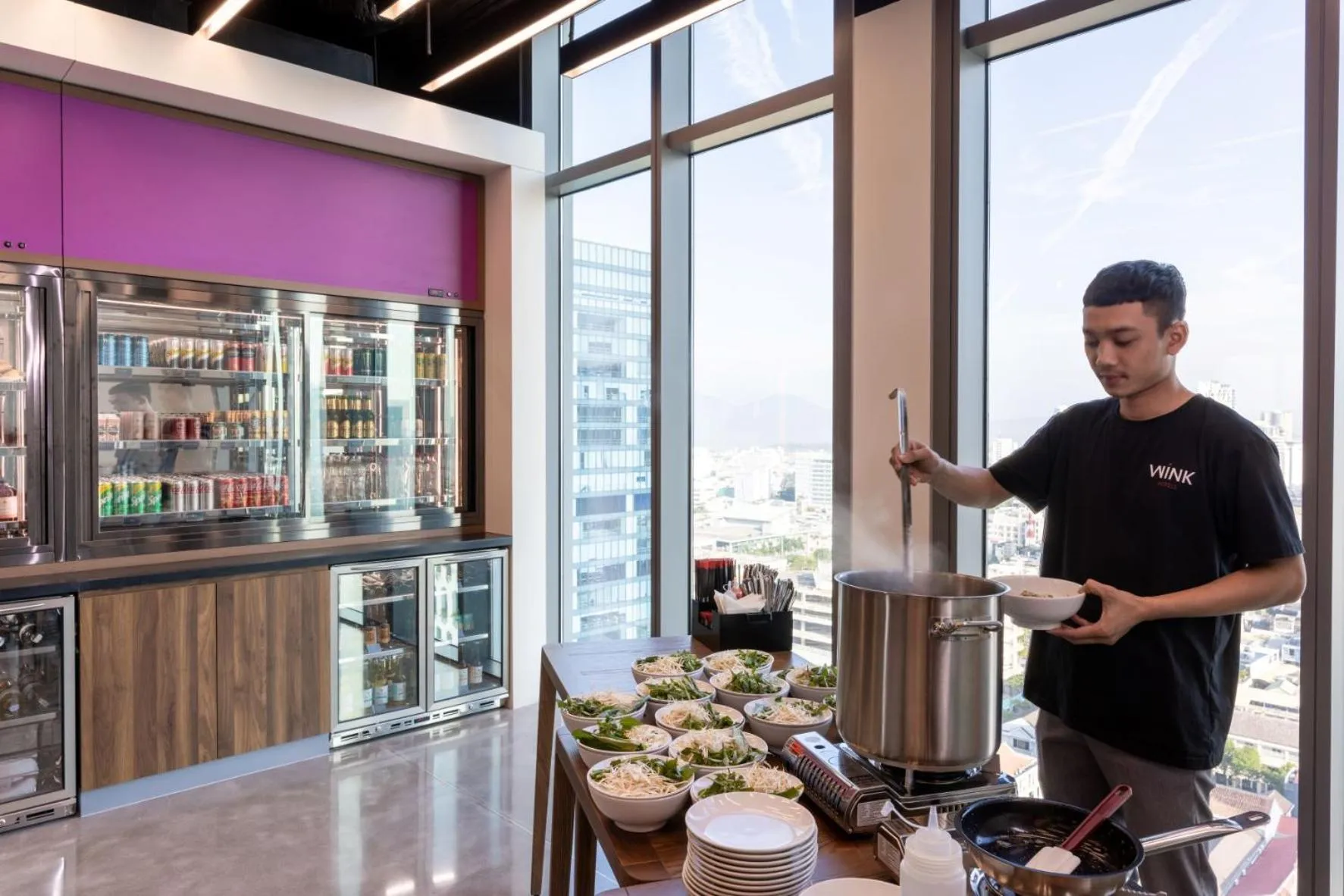 Restaurant/places to eat in Wink Hotel Danang Centre - 24hrs Stay