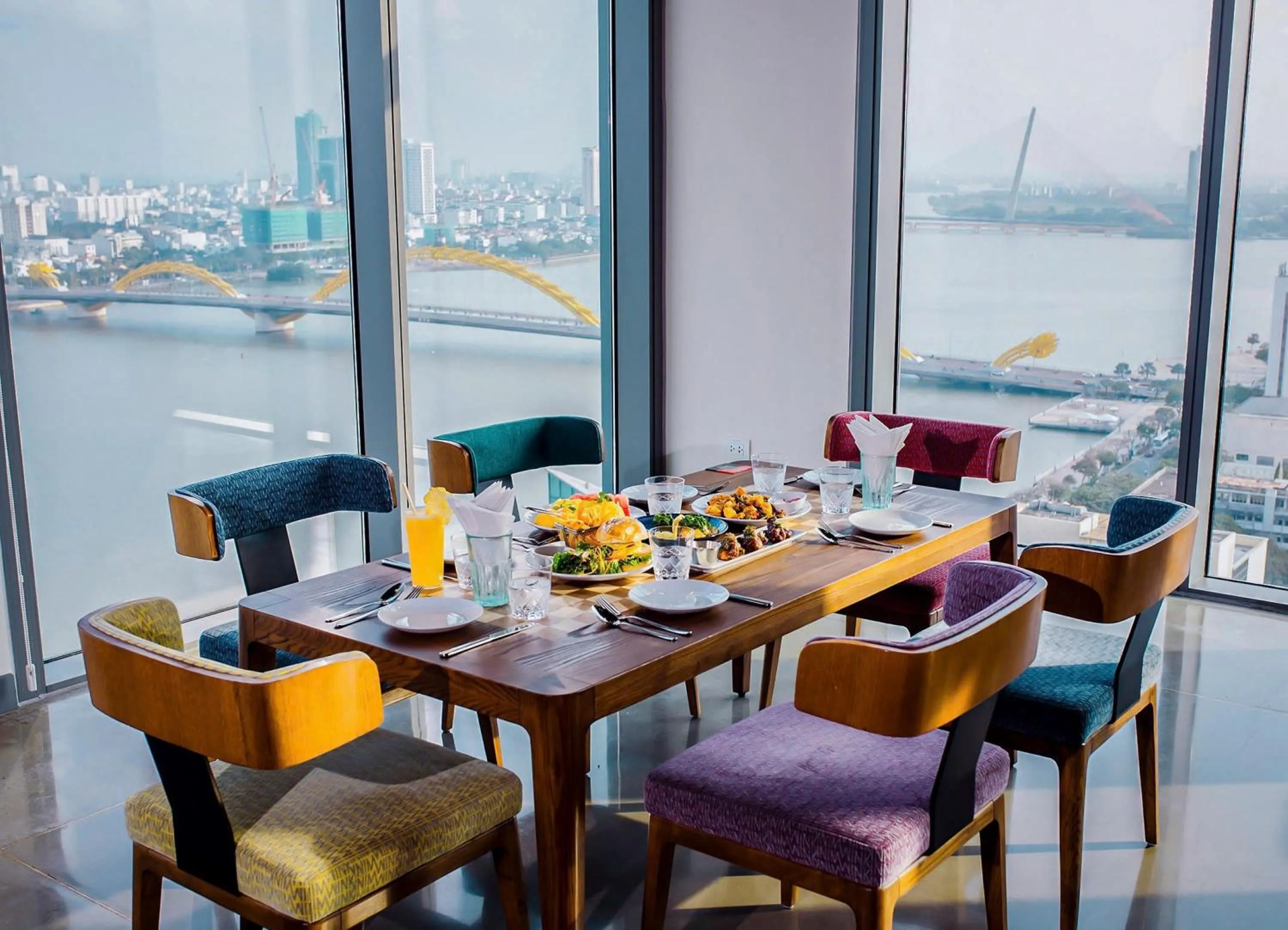 Restaurant/places to eat in Wink Hotel Danang Centre - 24hrs Stay