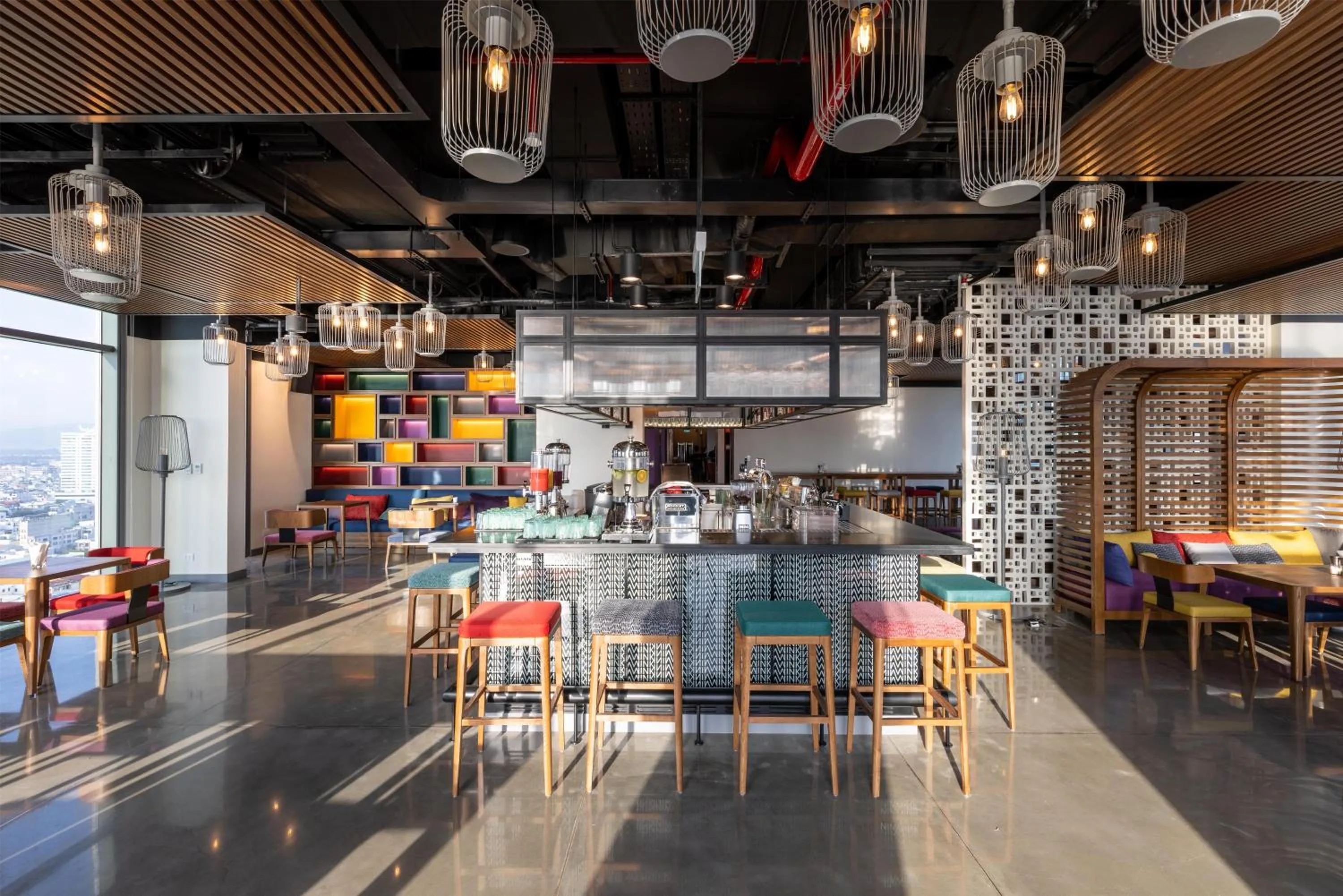 Lounge or bar in Wink Danang Centre, Unscripted by Hyatt