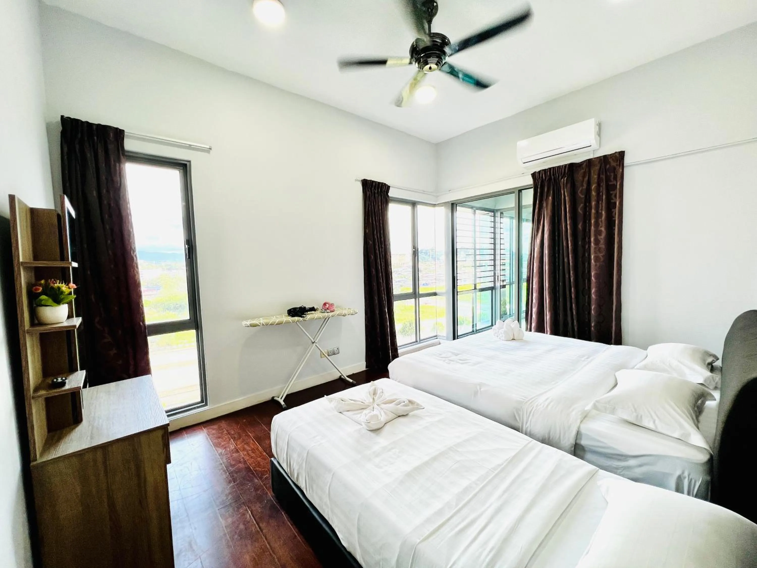 Bed in AJ Suites @ Loft Imago KK