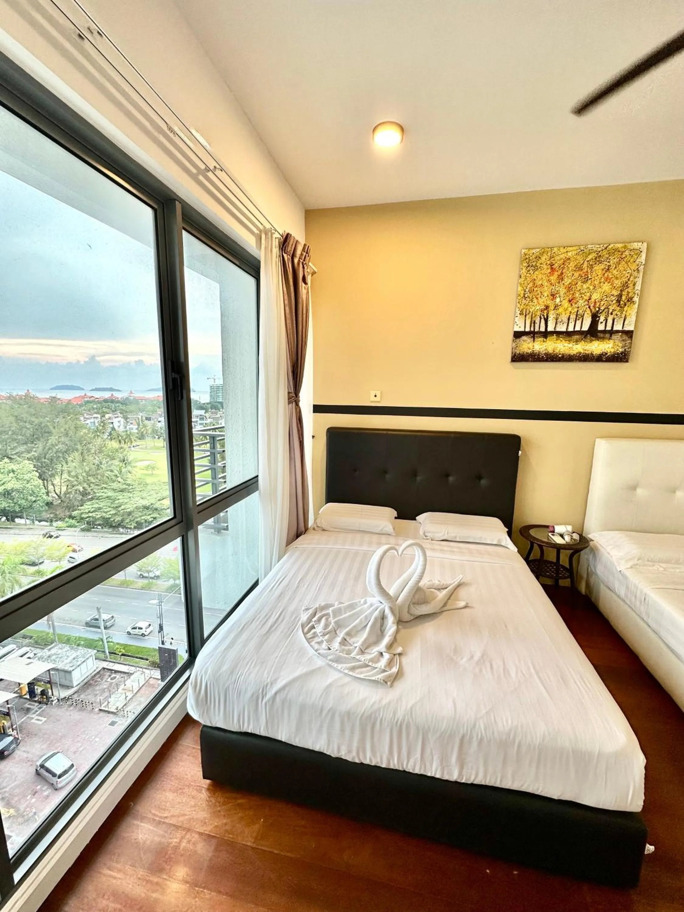 Sea view, Bed in AJ Suites @ Loft Imago KK