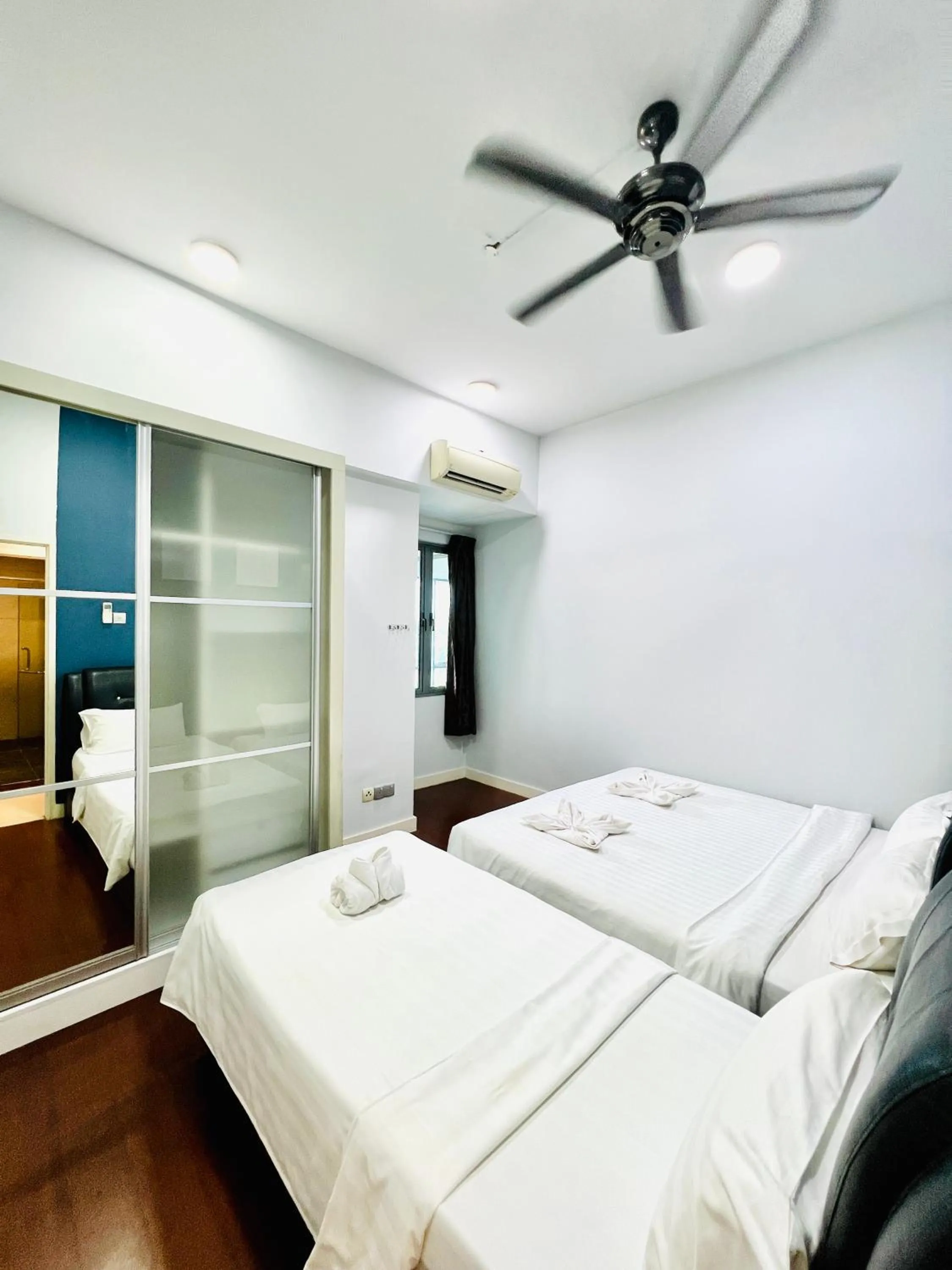 Bed in AJ Suites @ Loft Imago KK