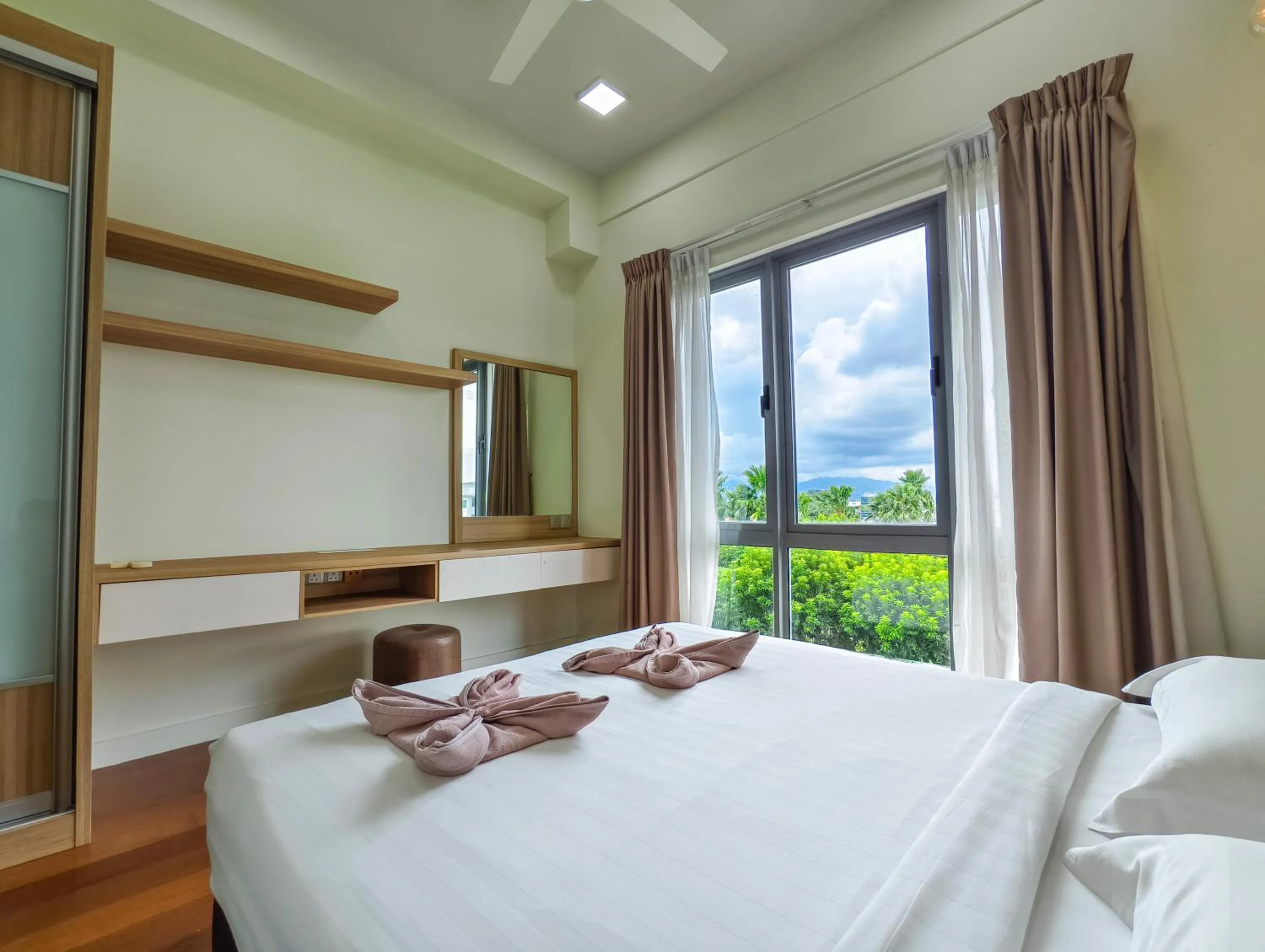 Bed in AJ Suites @ Loft Imago KK