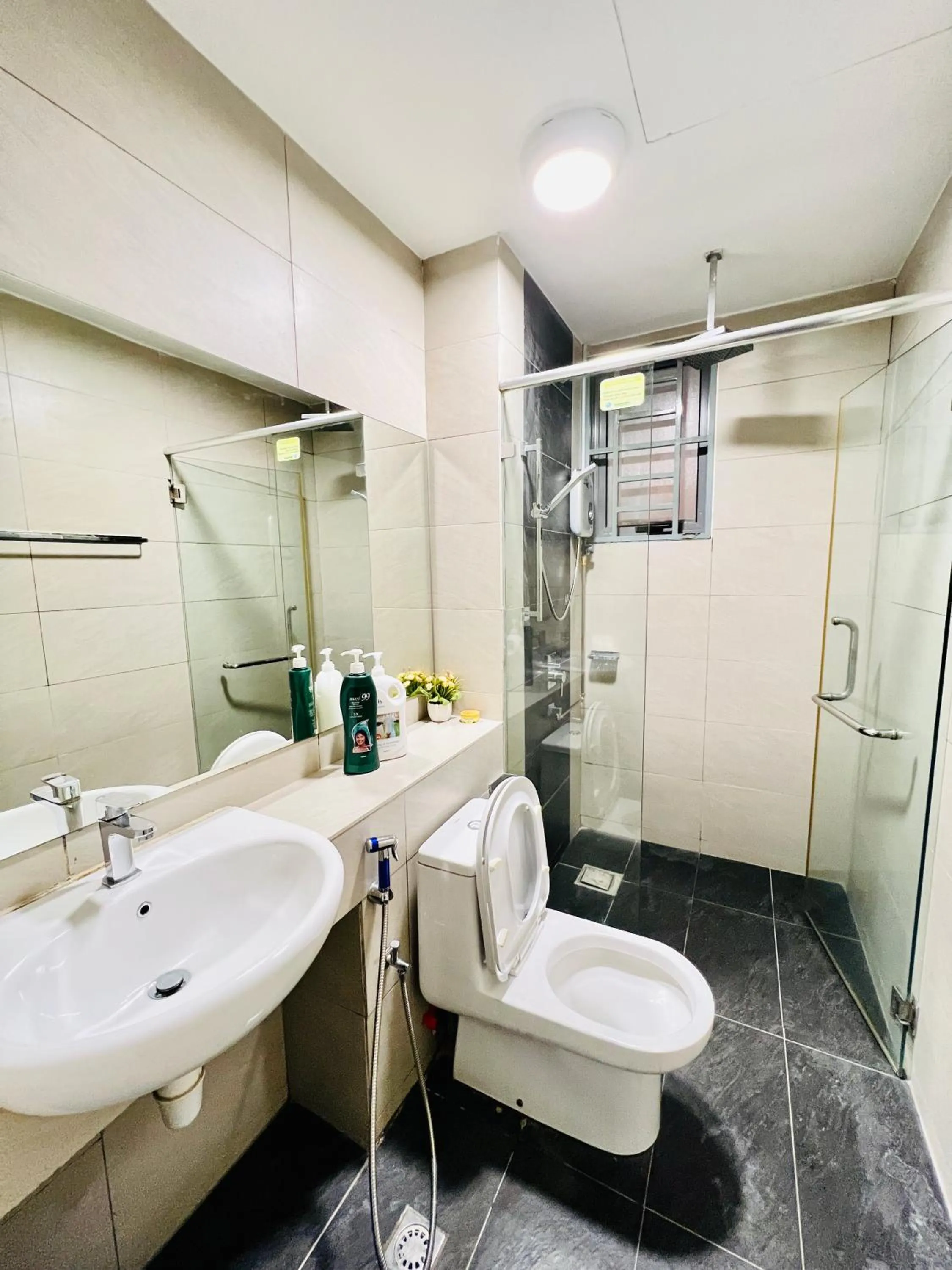 Toilet in AJ Suites @ Loft Imago KK