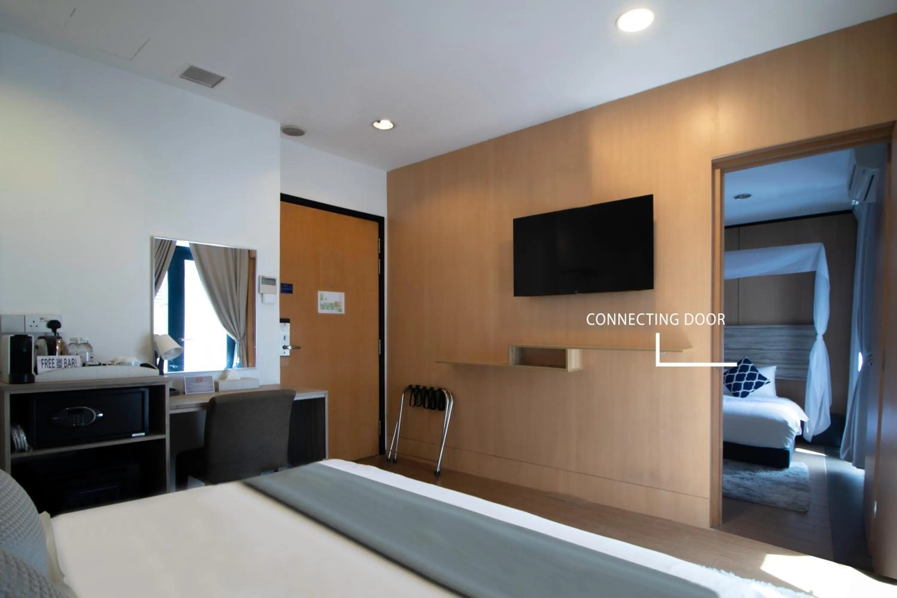 Photo of the whole room, Bed in Victoria Hotel a NuVe Group Collection