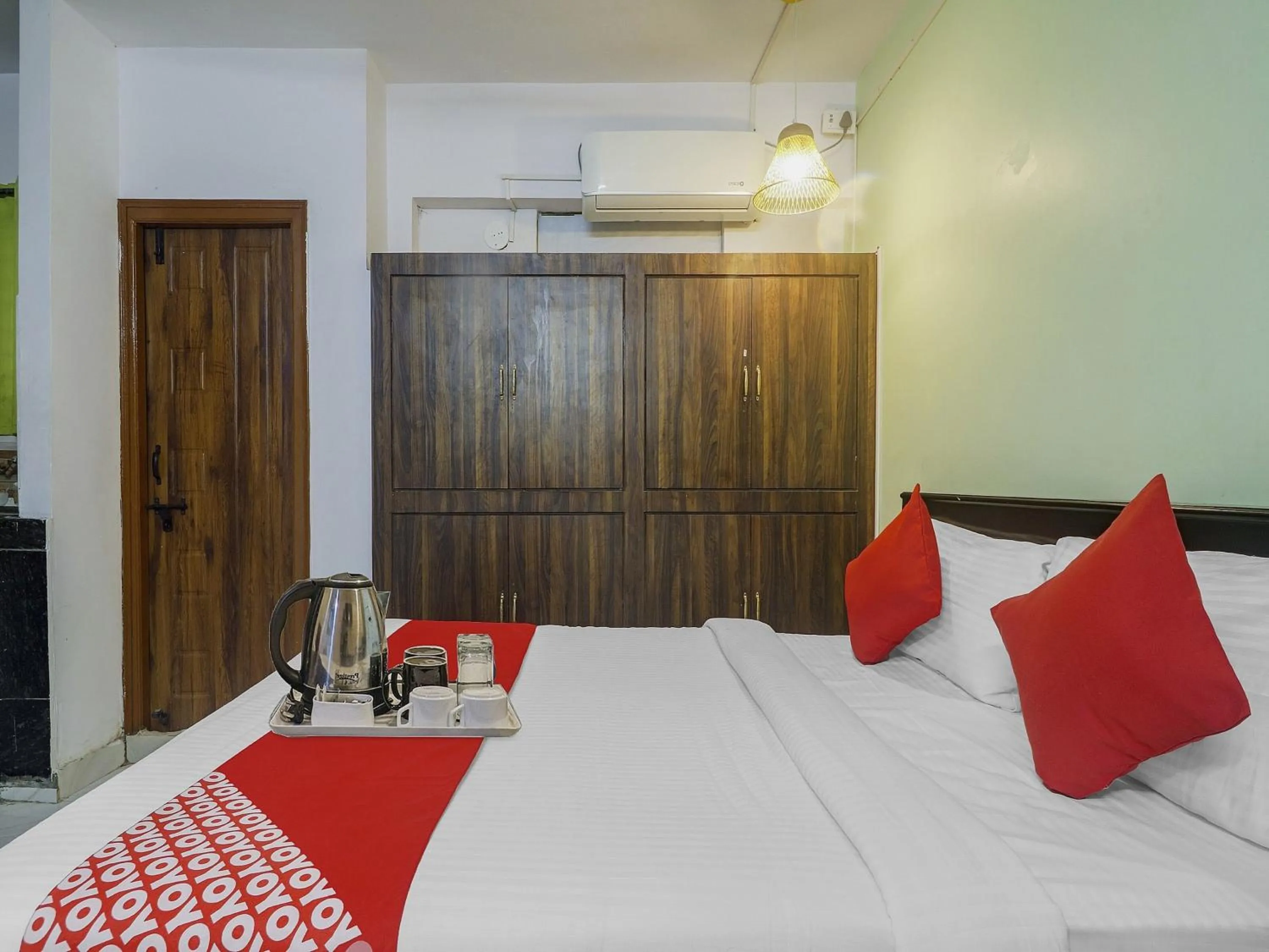 Lobby or reception, Bed in Hotel O RR