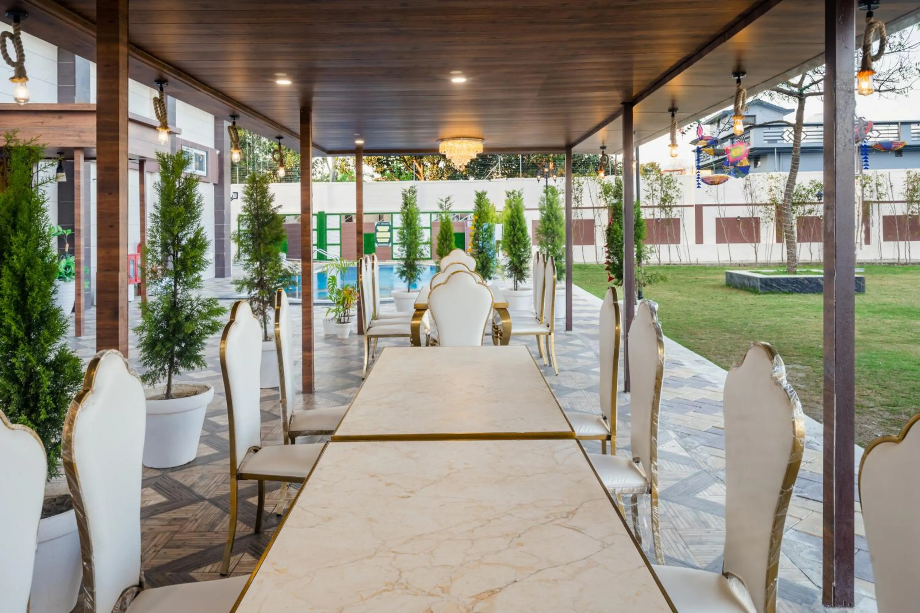 Patio in Hotel Vasdaa Grand