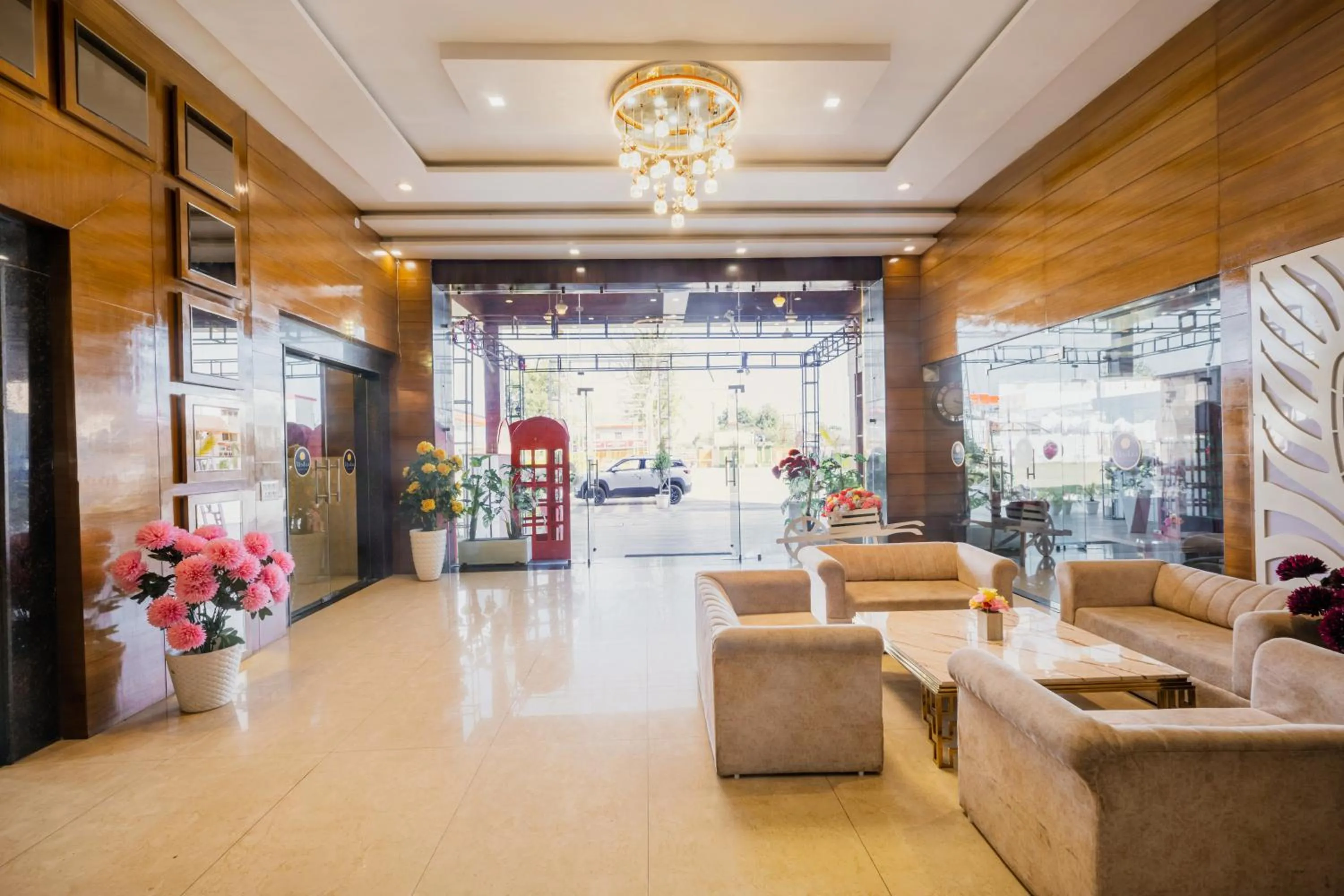 Lobby or reception in Hotel Vasdaa Grand