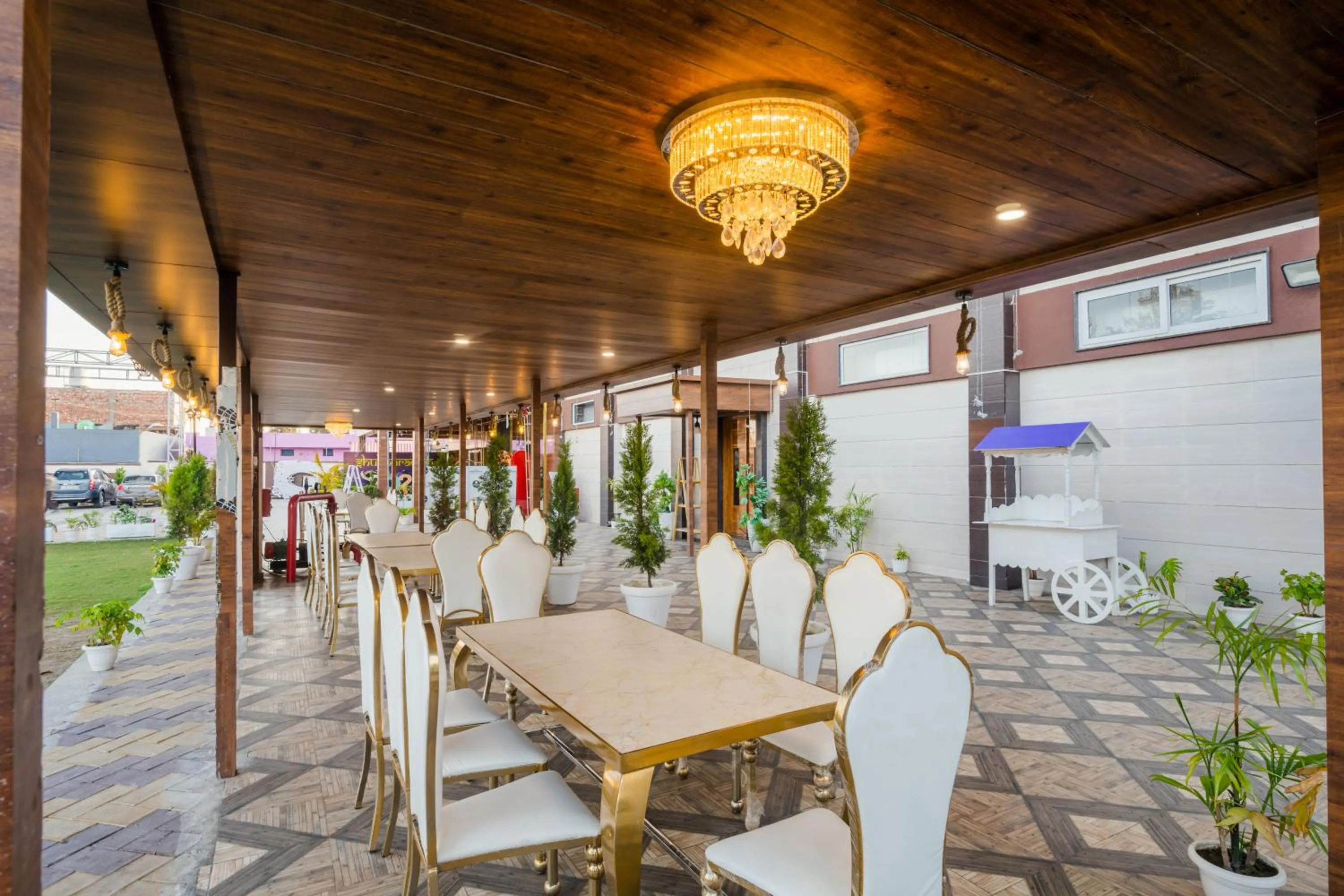 Patio in Hotel Vasdaa Grand