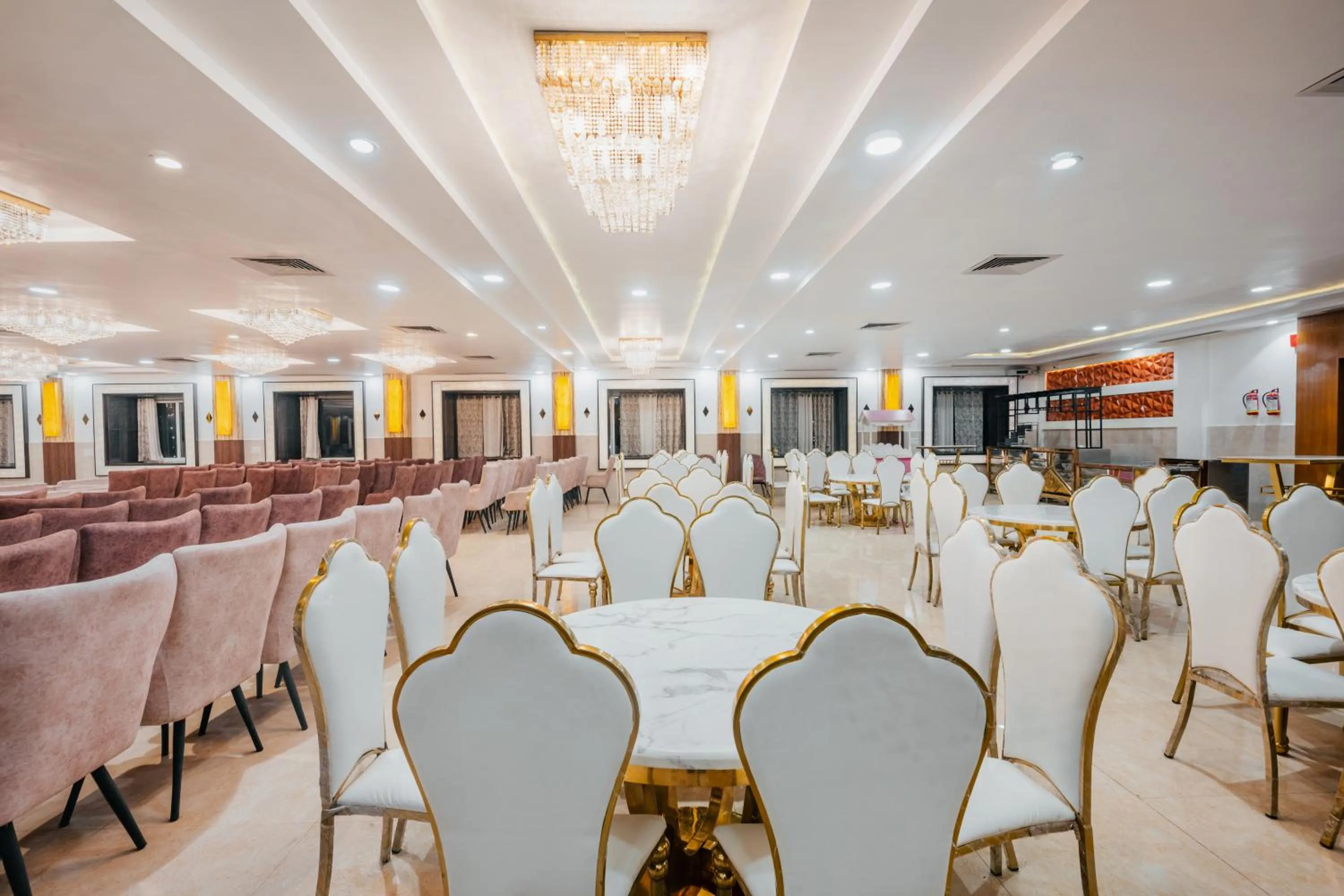 Banquet/Function facilities in Hotel Vasdaa Grand