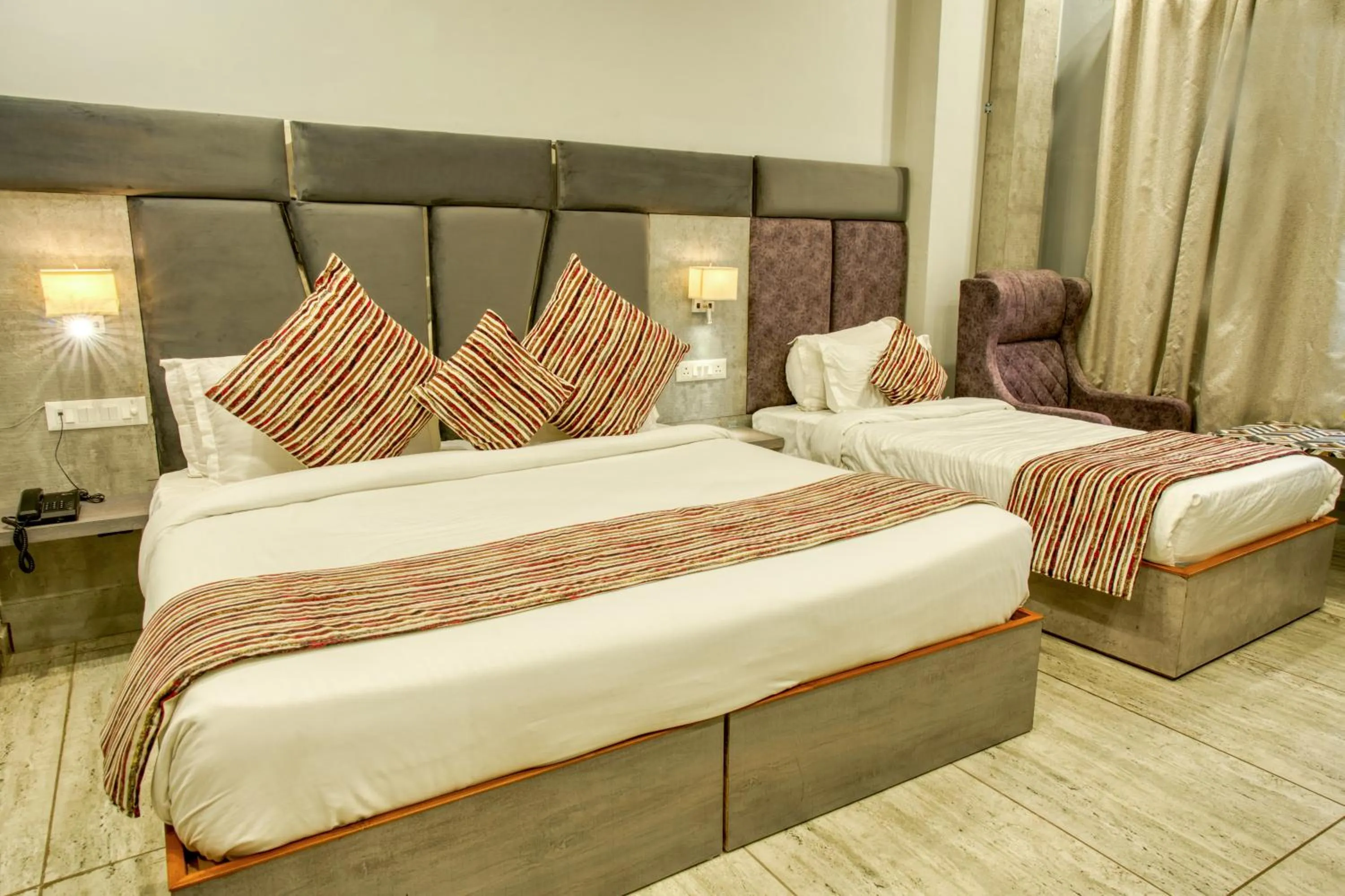 View (from property/room), Bed in Hotel Vasdaa Grand