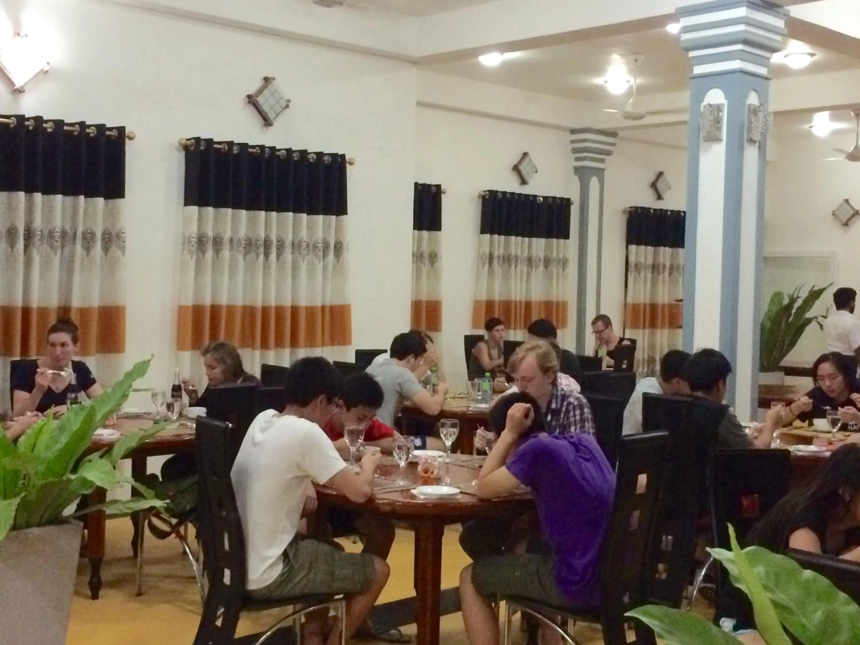 Restaurant/places to eat in Peacock Reach Hotel