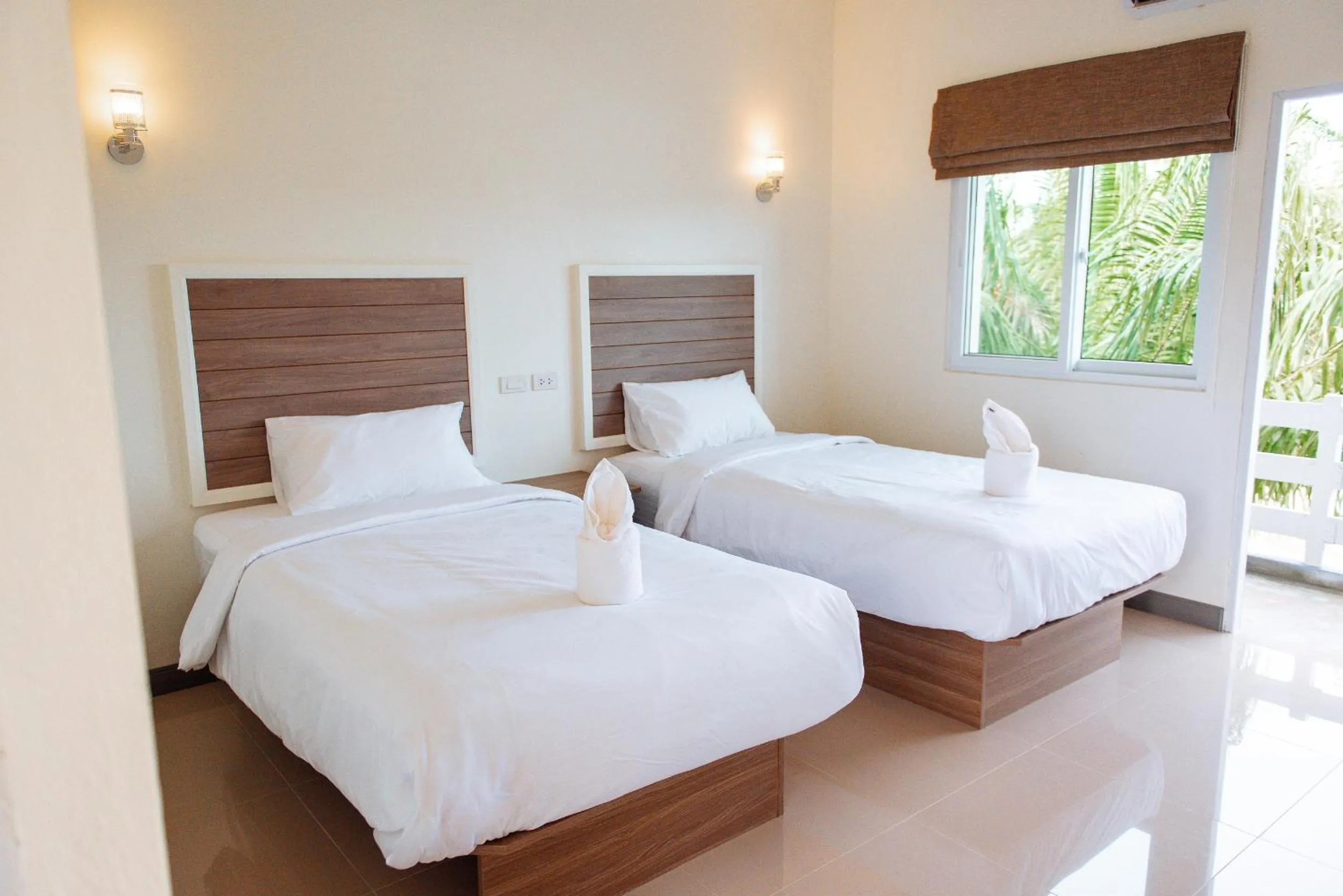 Bed in ONE Chumphon Hotel