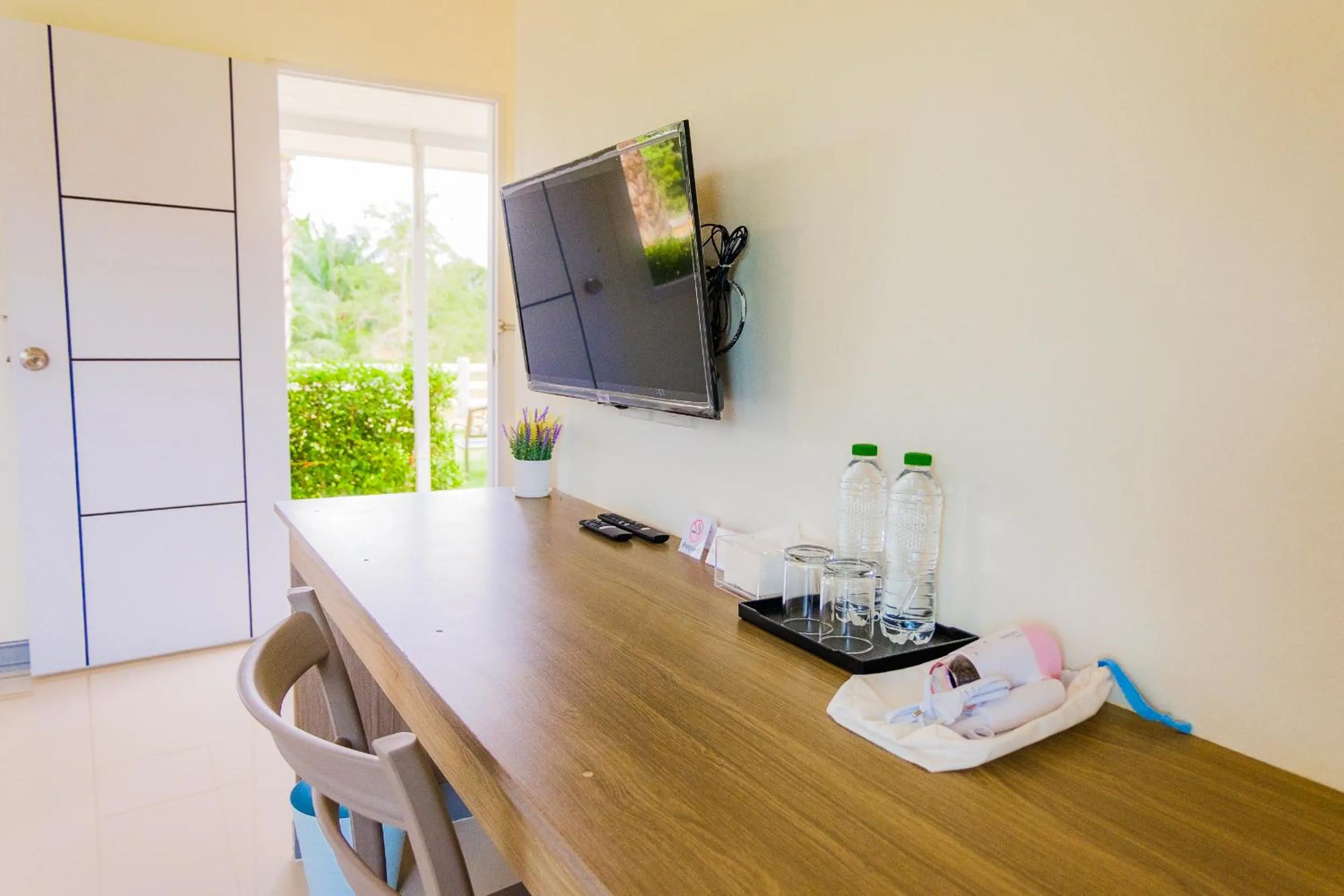 TV and multimedia in ONE Chumphon Hotel