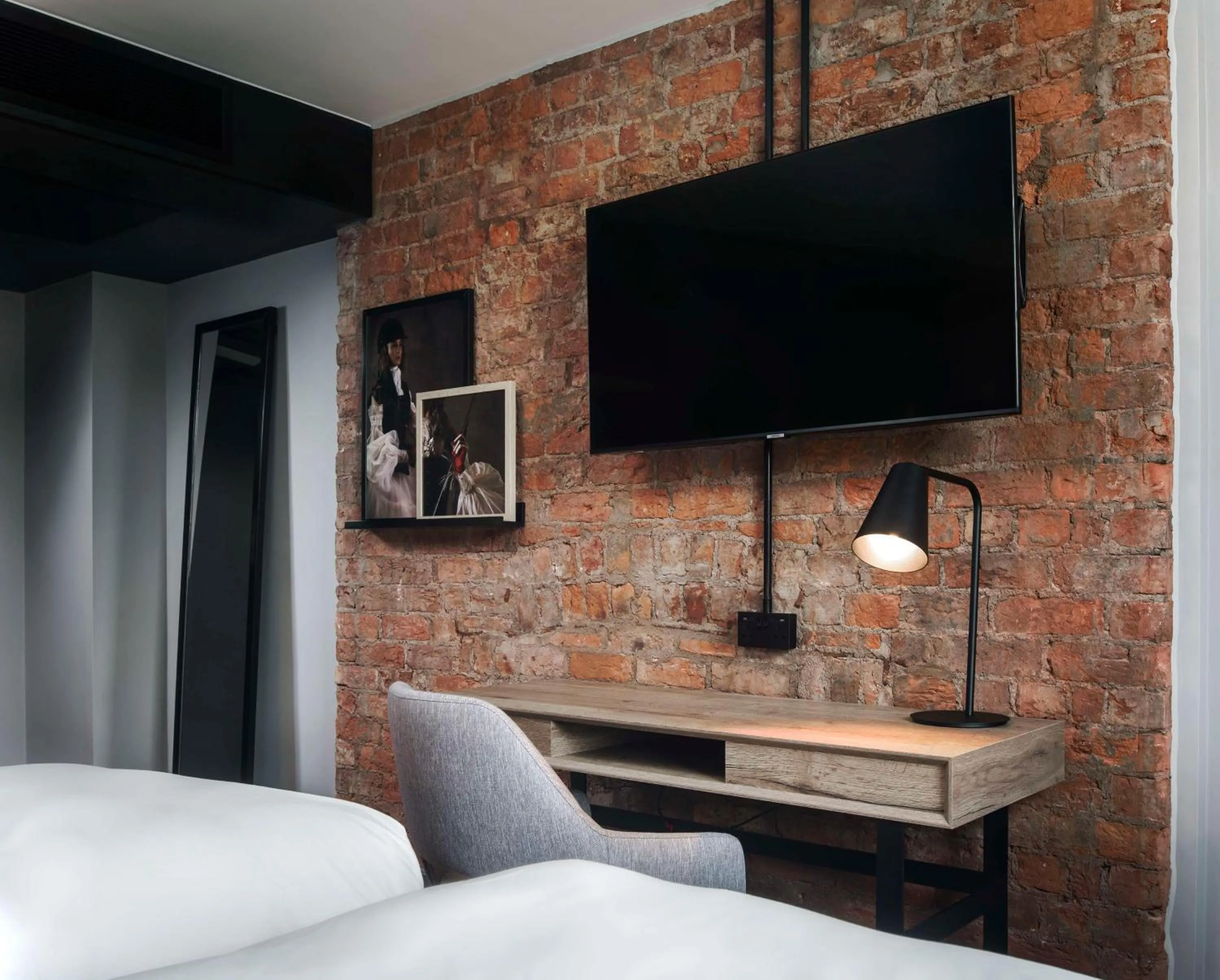 Bedroom, Bed in Radisson RED Hotel, Liverpool