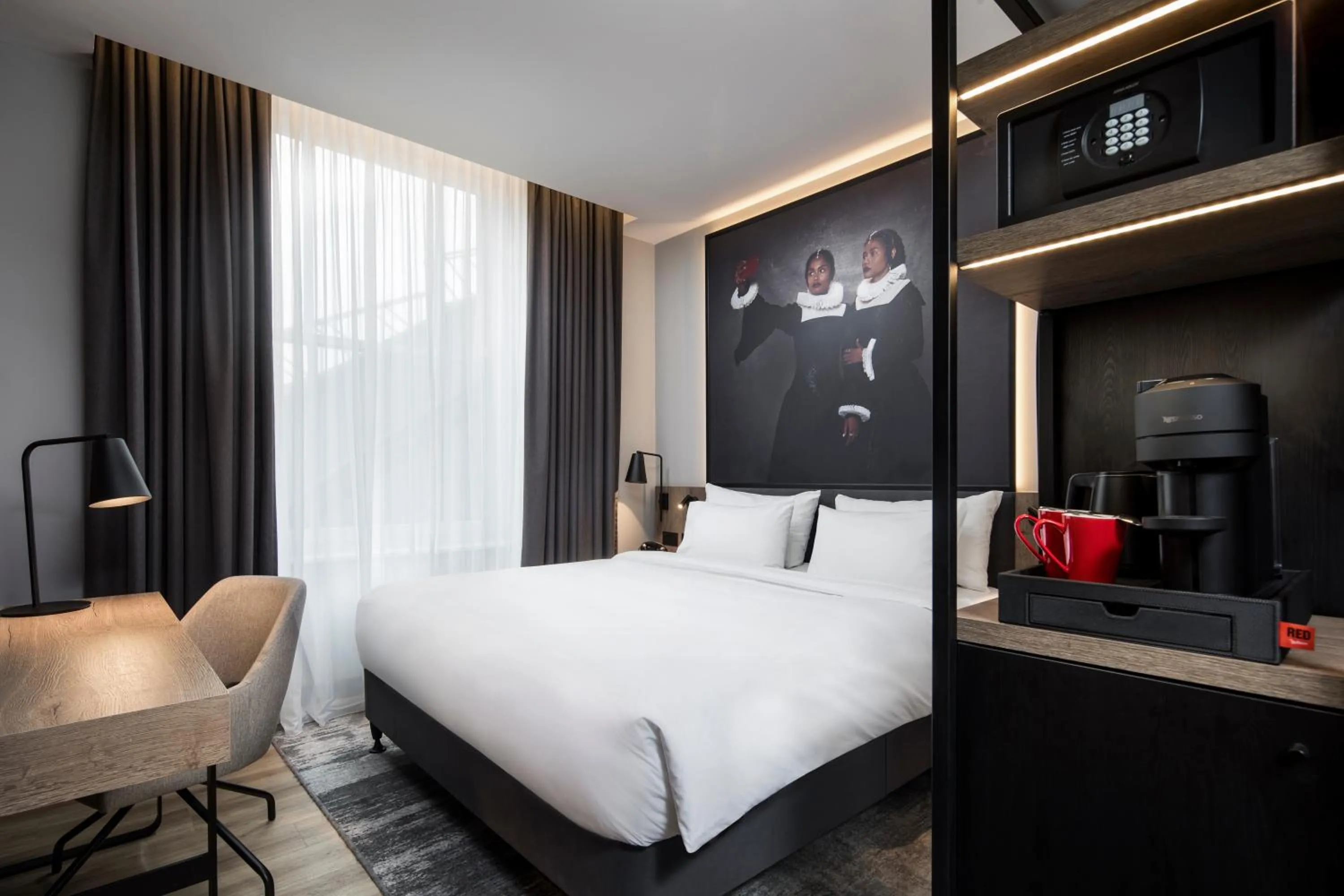 Bedroom, Bed in Radisson RED Hotel, Liverpool