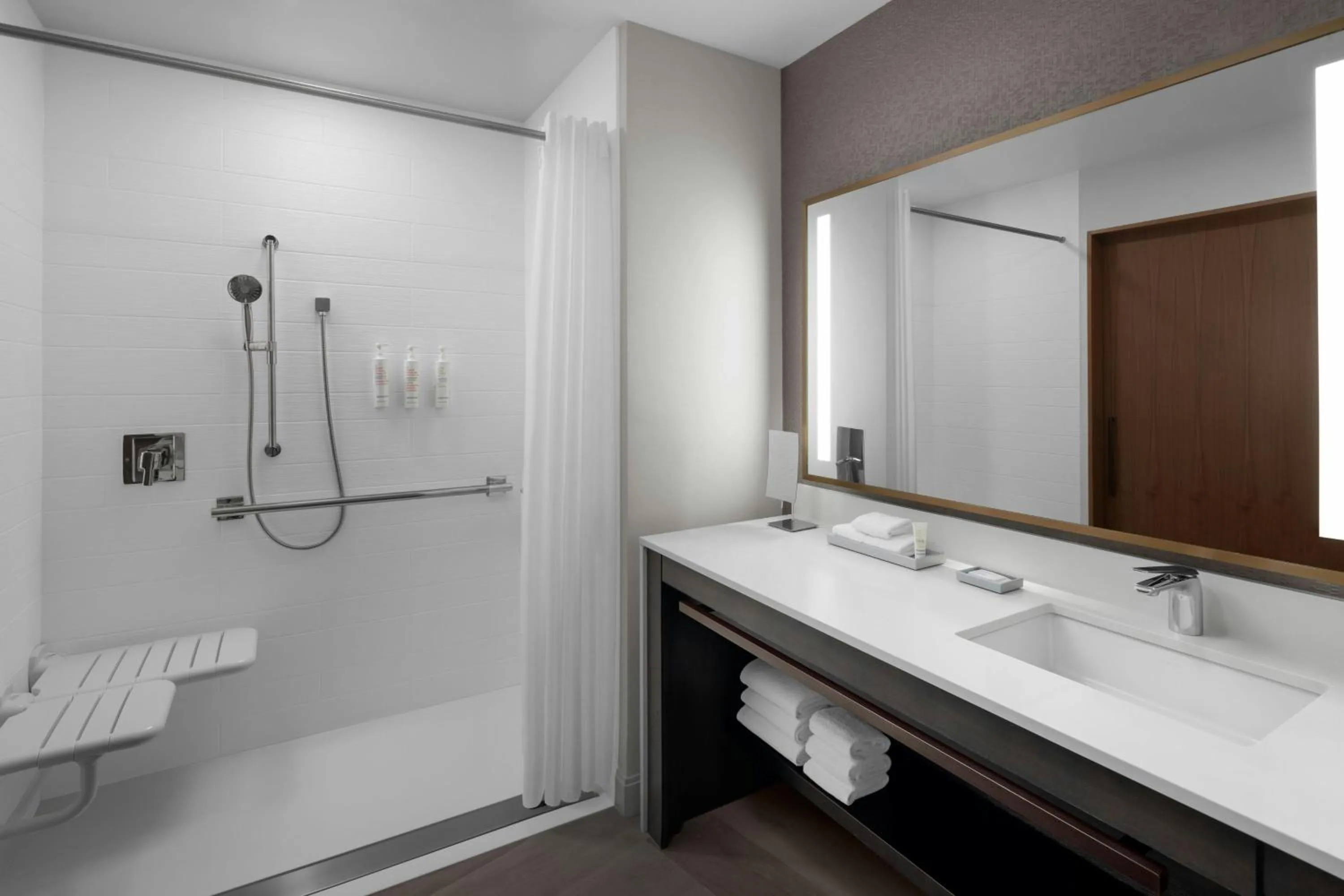 Bathroom in Washington Marriott Capitol Hill